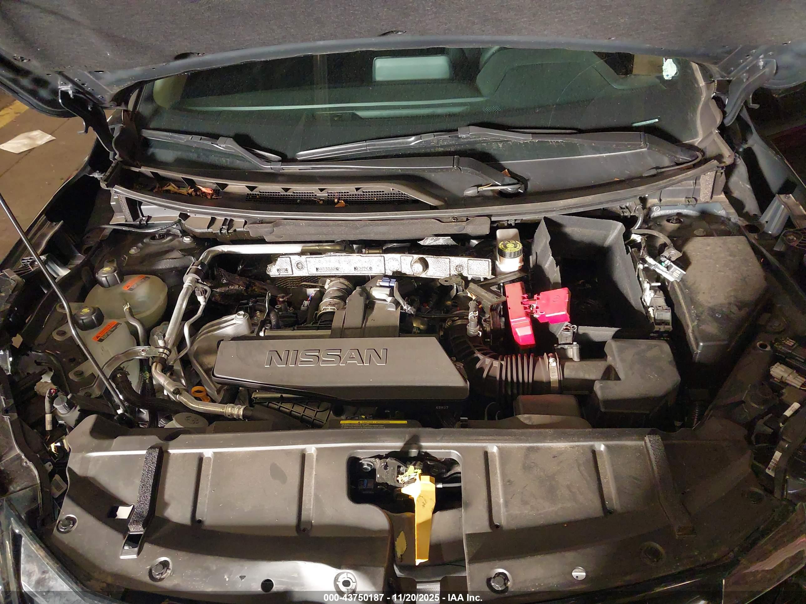 NISSAN ROGUE image 10
