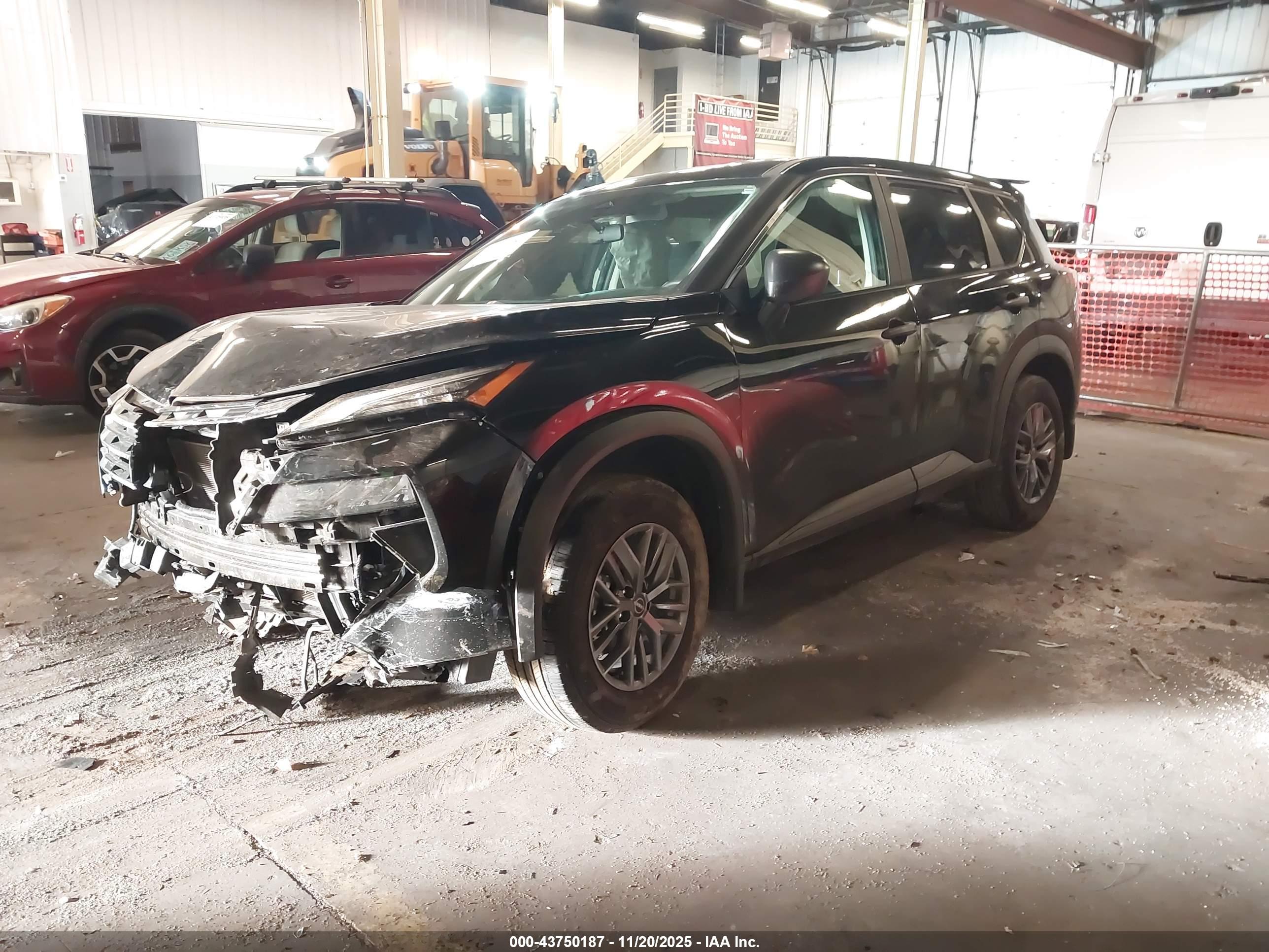 NISSAN ROGUE image 2
