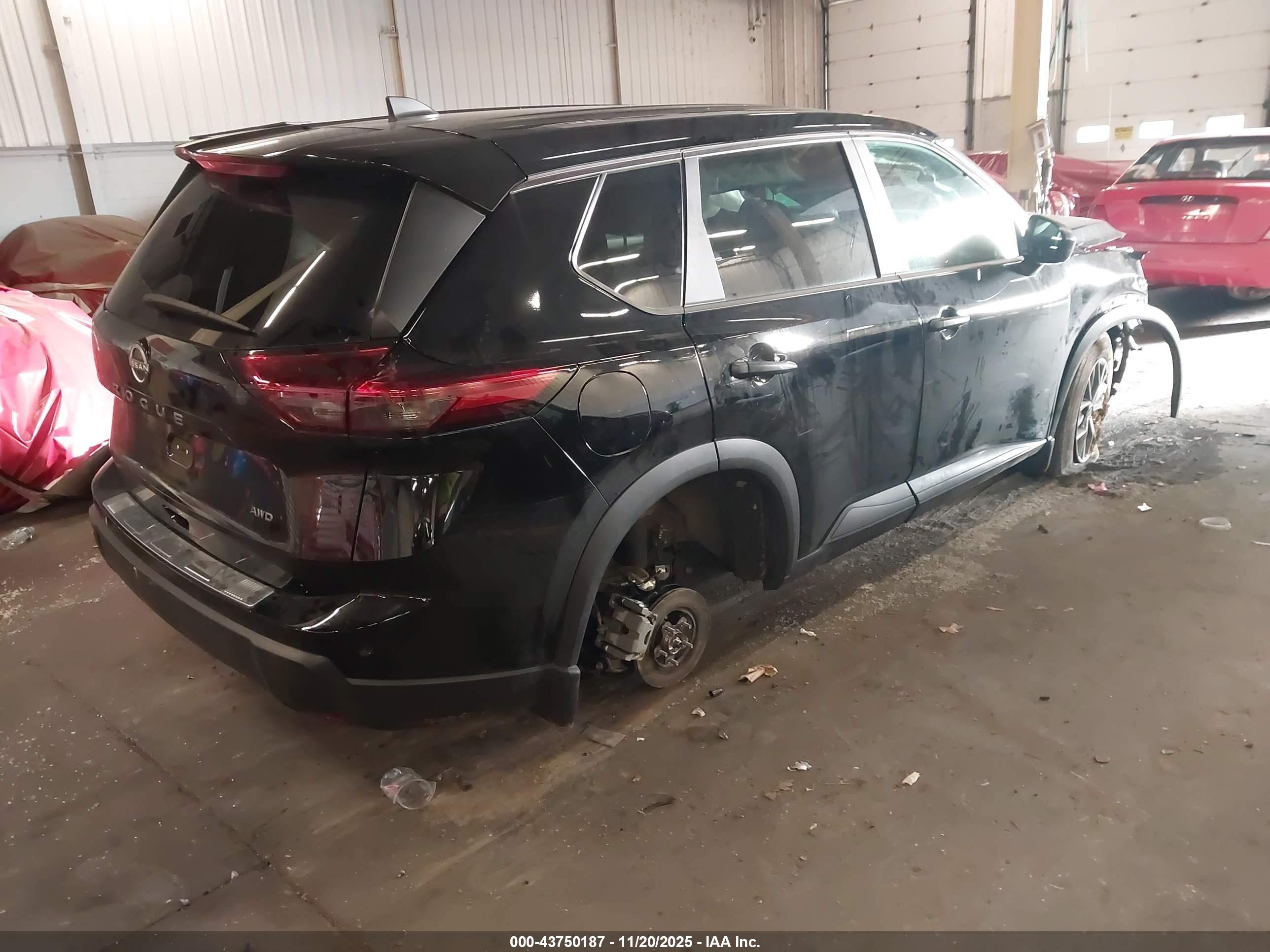 NISSAN ROGUE image 4