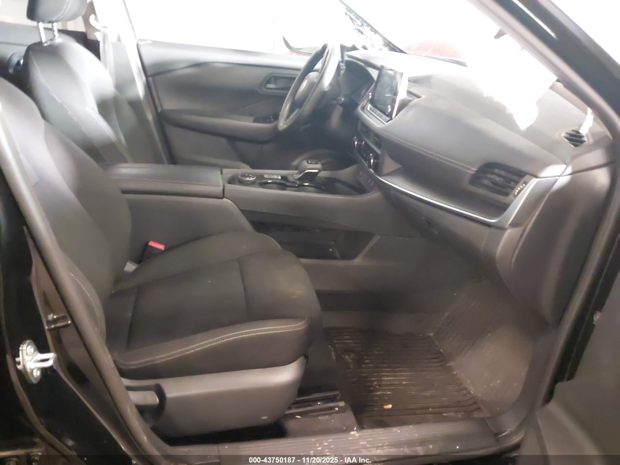 NISSAN ROGUE image 5