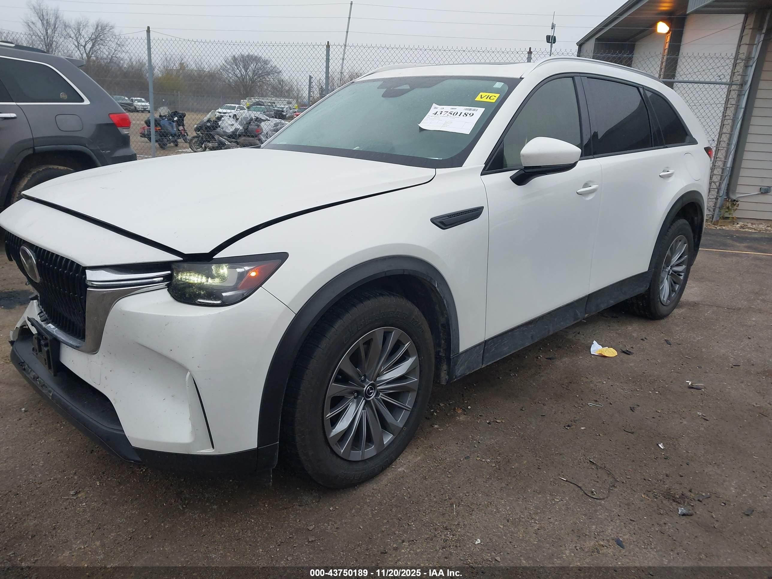 MAZDA CX-90 image 2