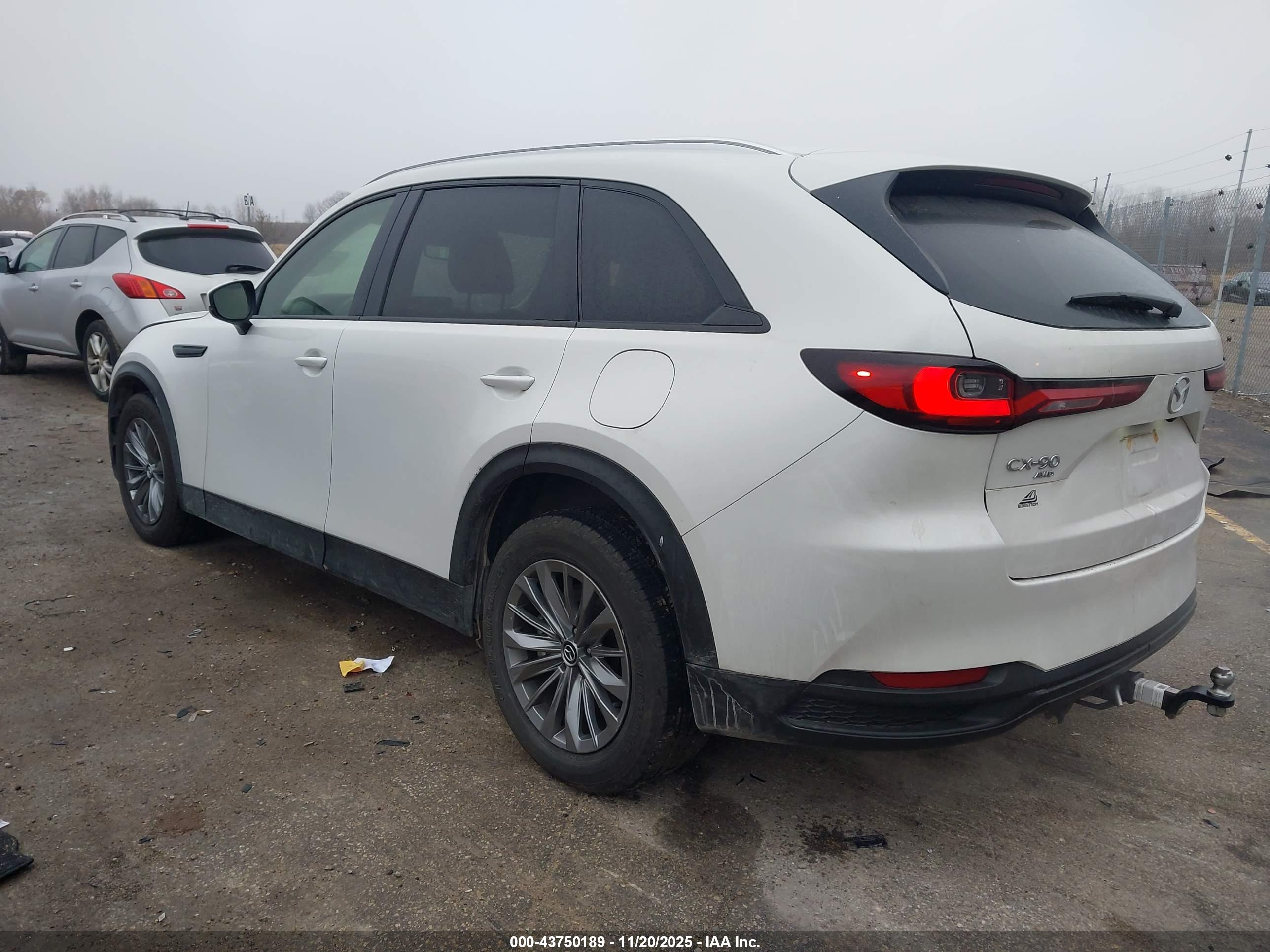 MAZDA CX-90 image 3