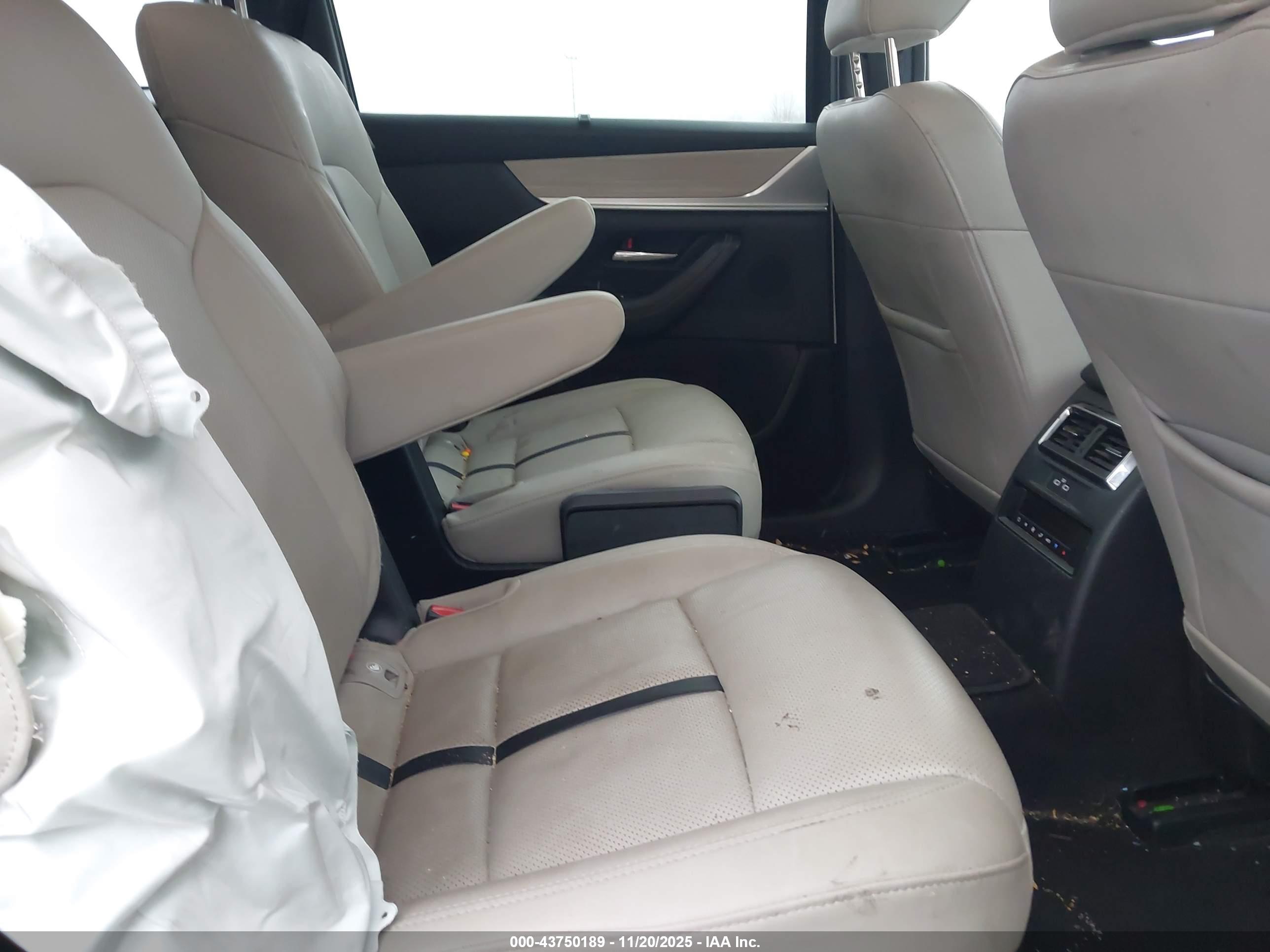 MAZDA CX-90 image 8