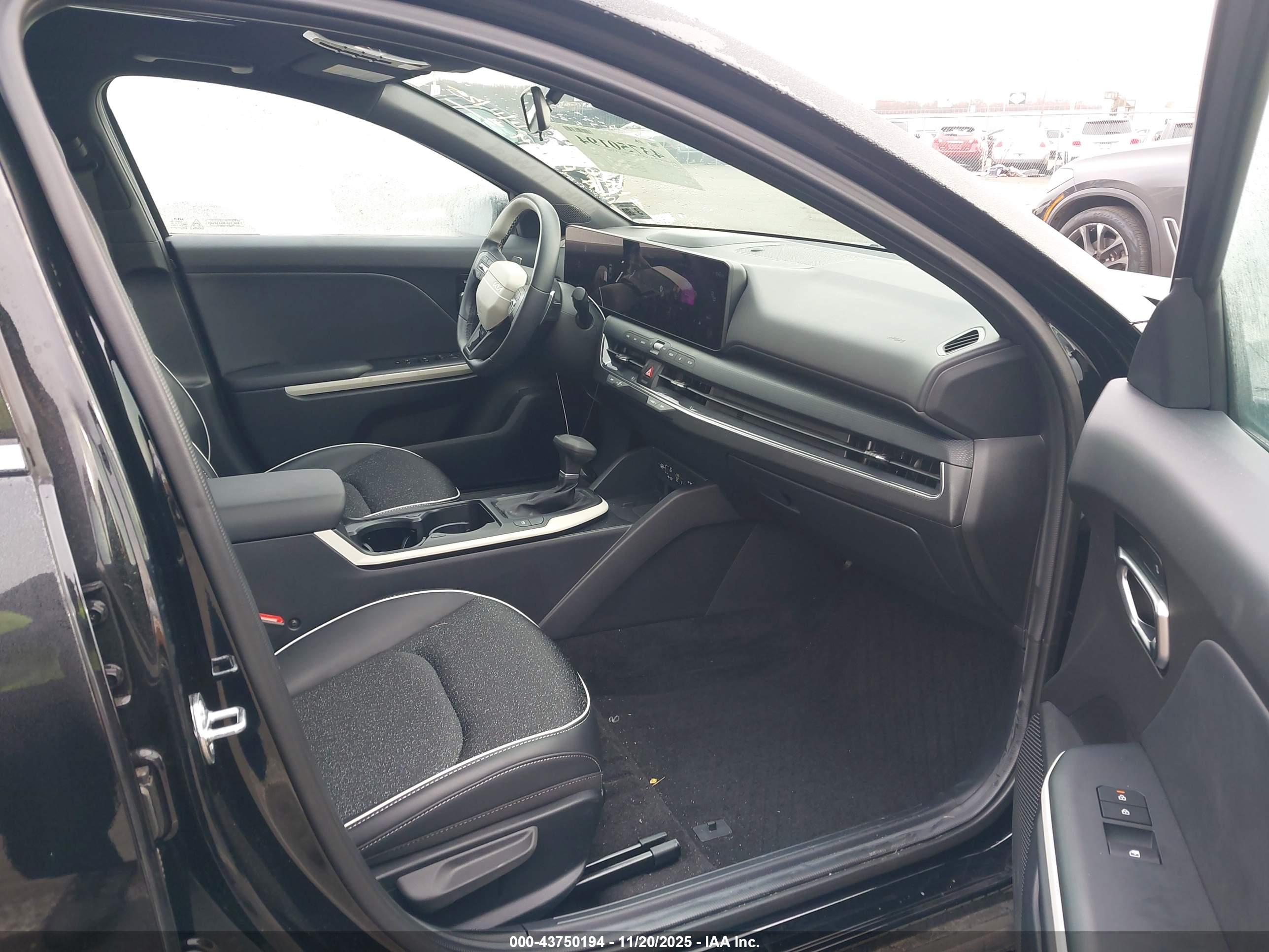 KIA K4 image 5