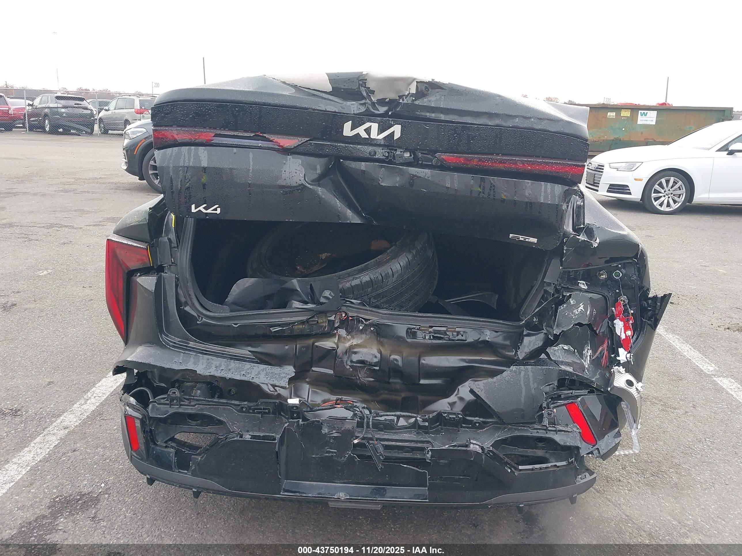 KIA K4 image 6