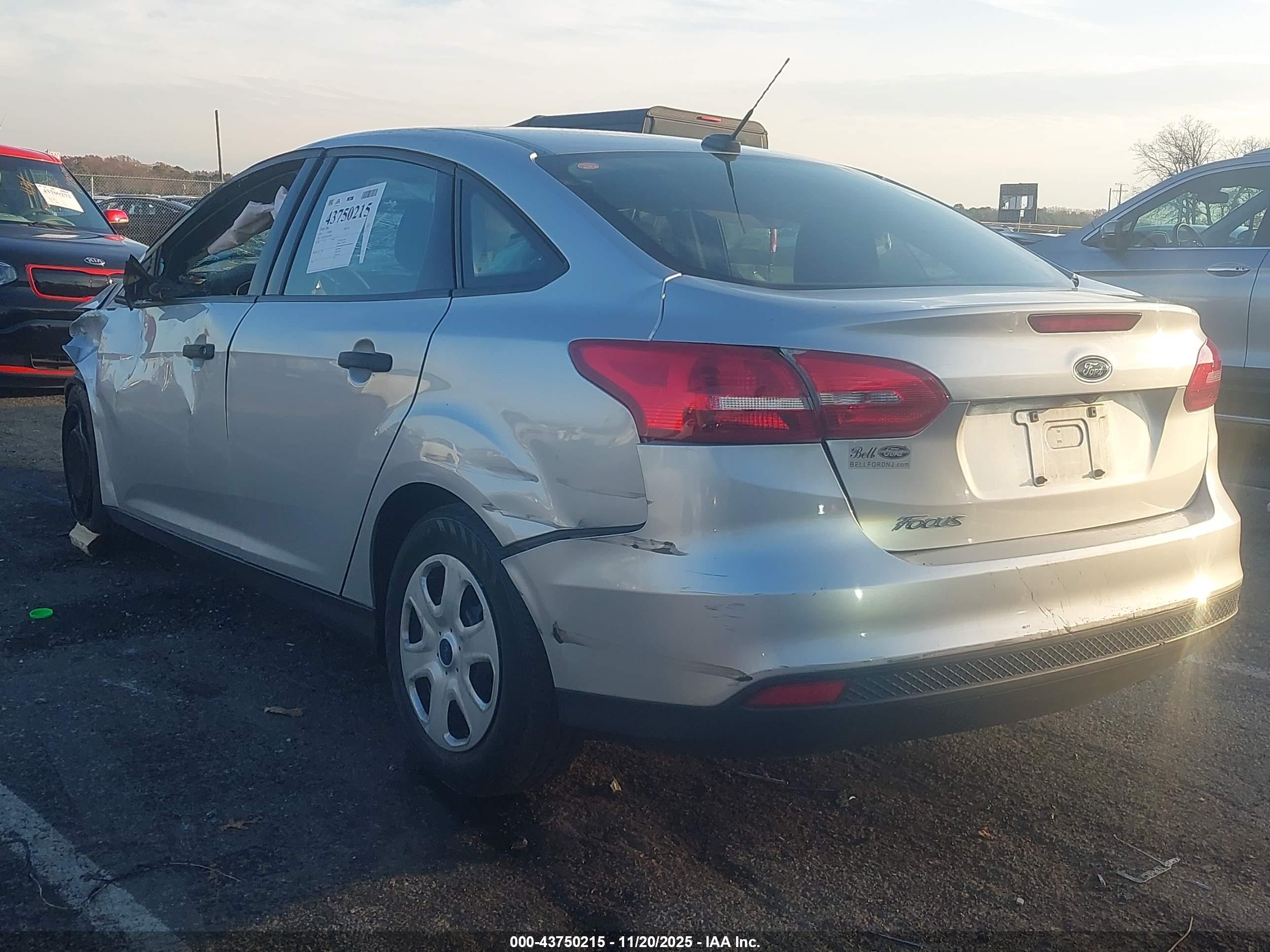 FORD FOCUS image 3