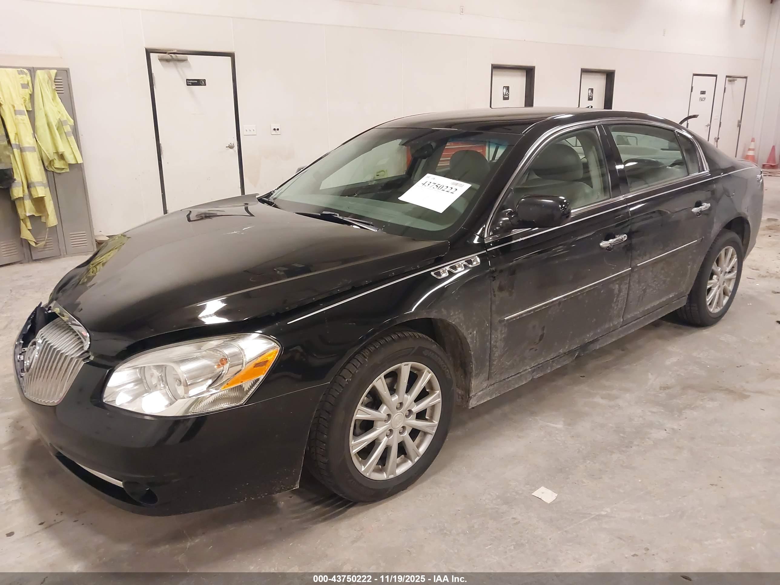 BUICK LUCERNE image 2