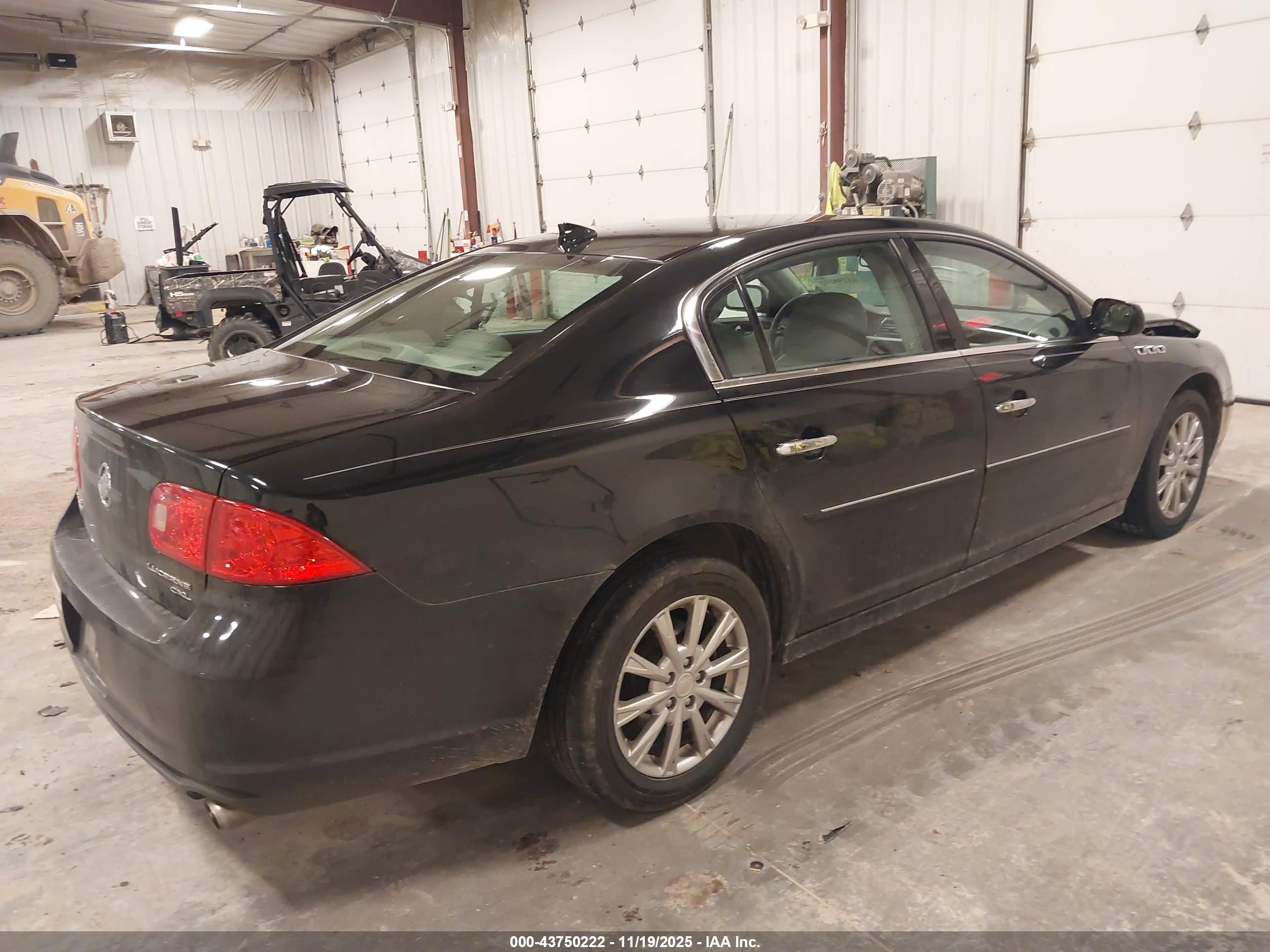 BUICK LUCERNE image 4
