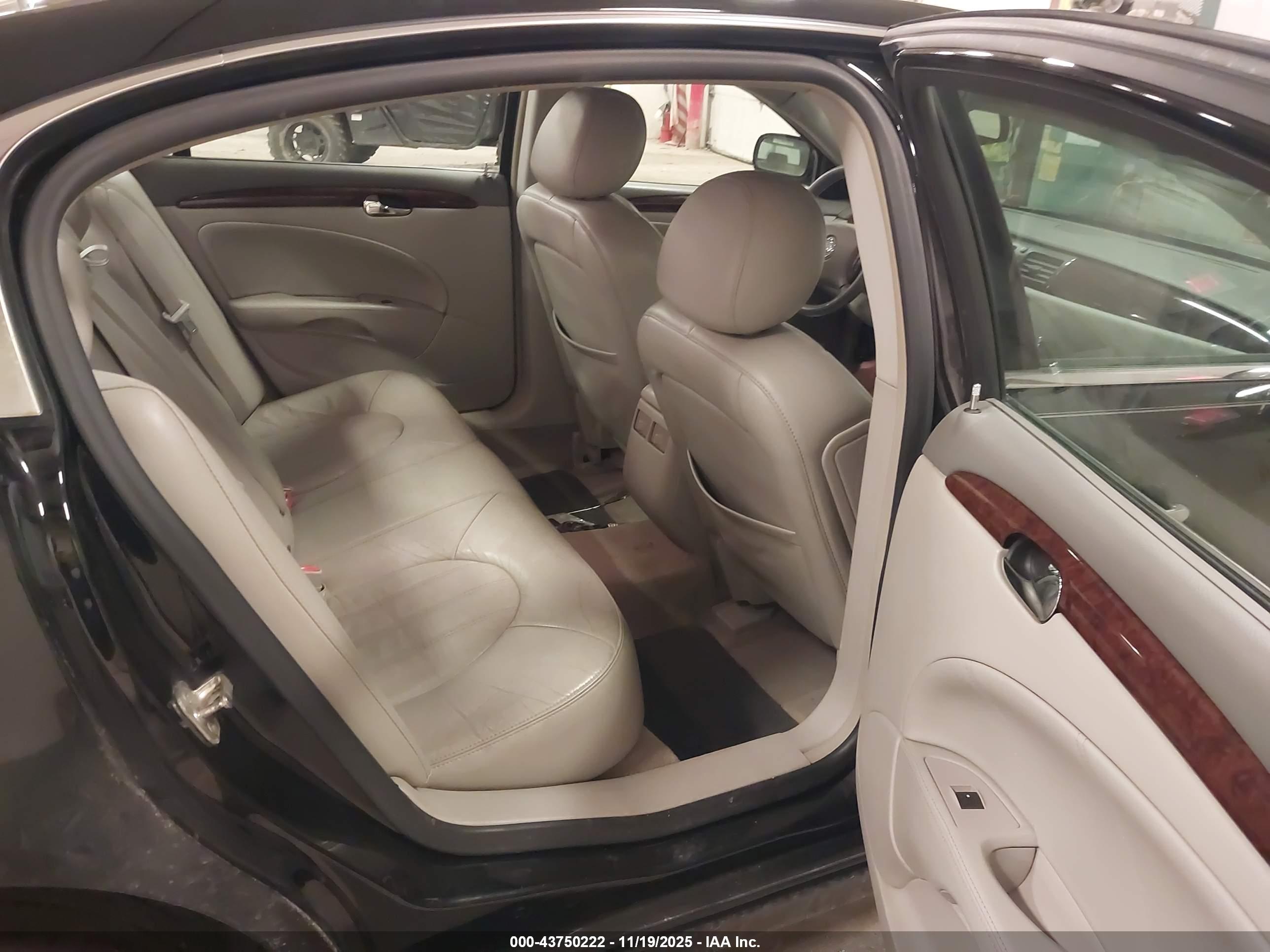 BUICK LUCERNE image 8