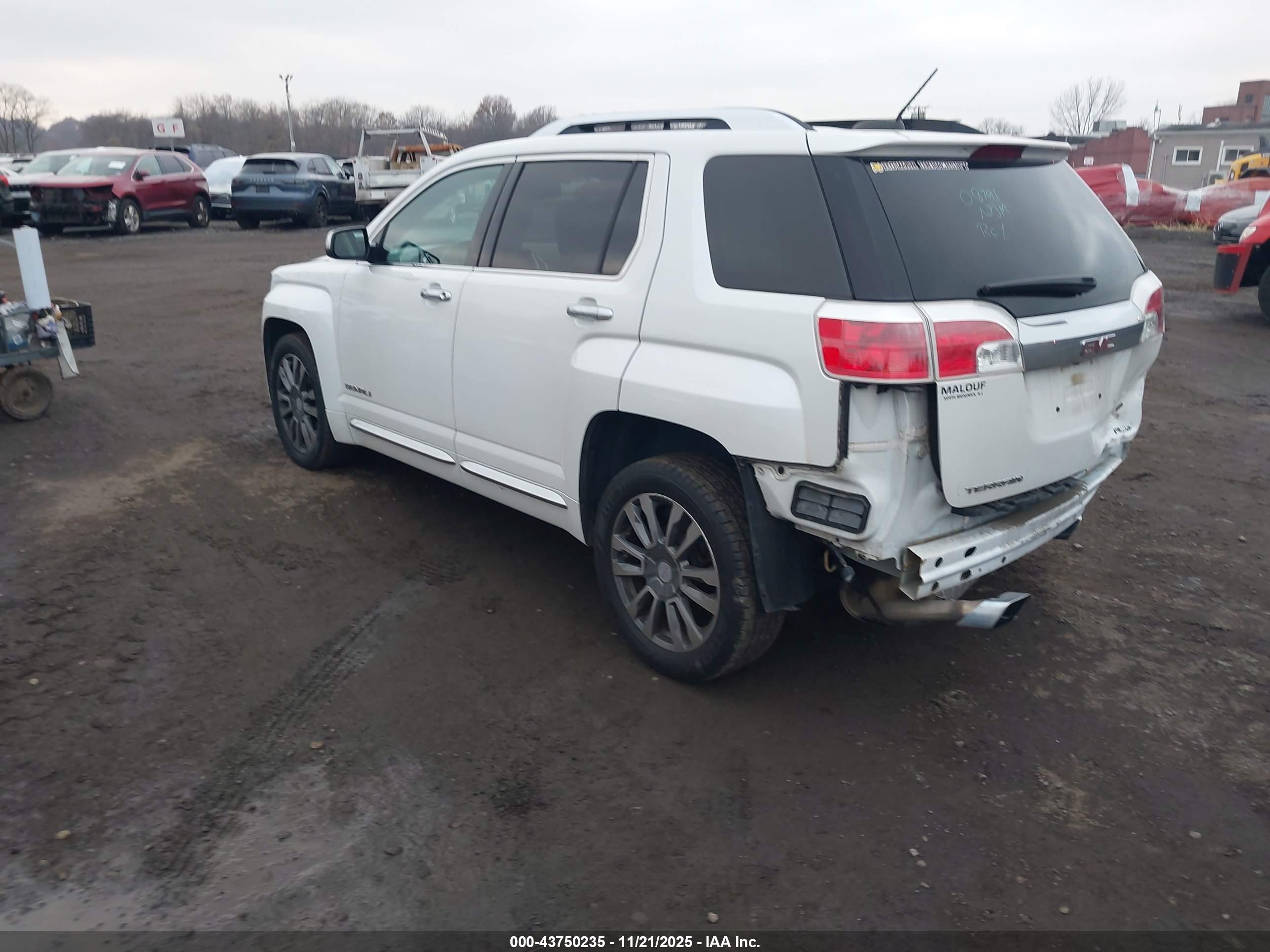 GMC TERRAIN image 3