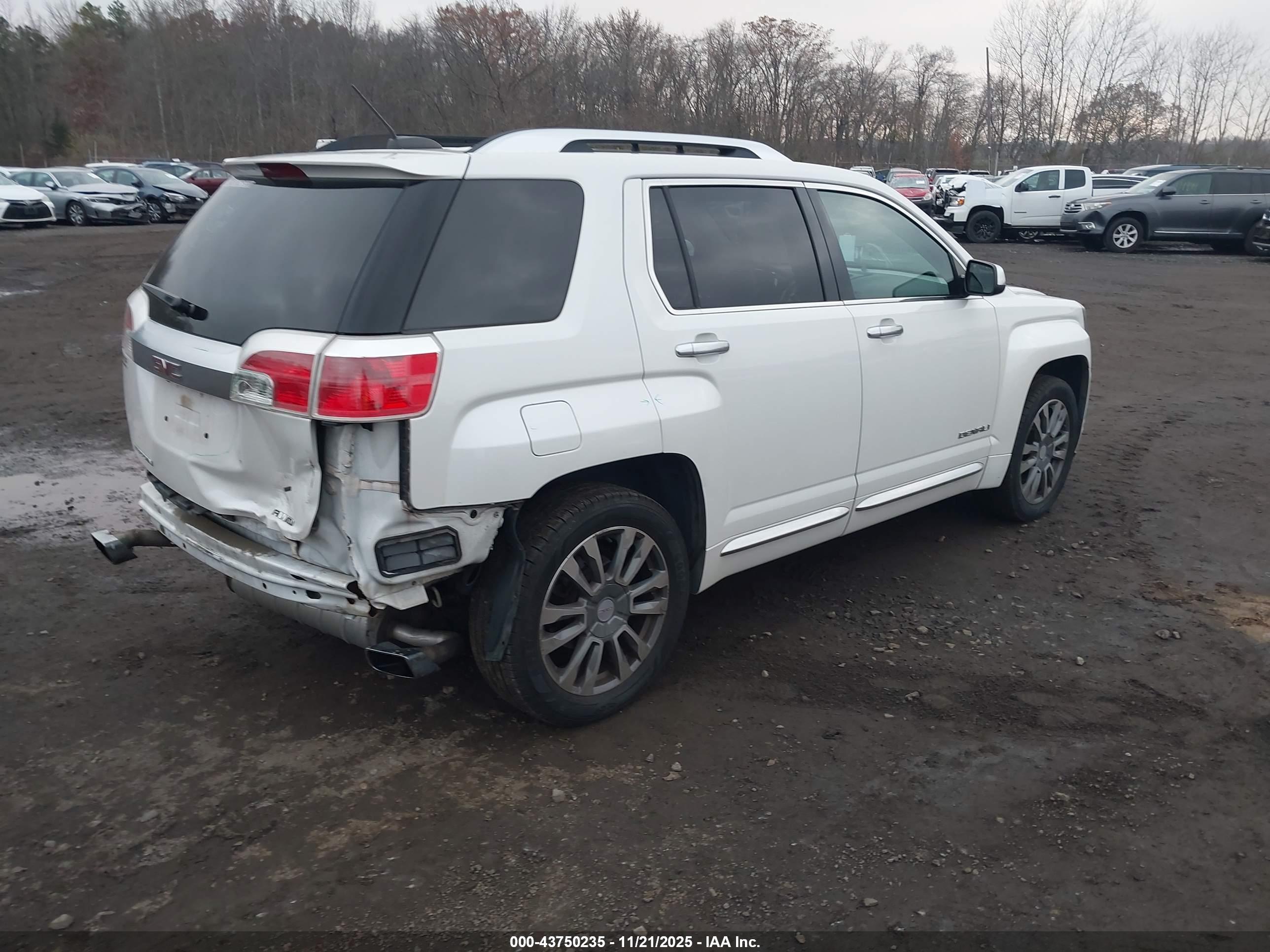 GMC TERRAIN image 4