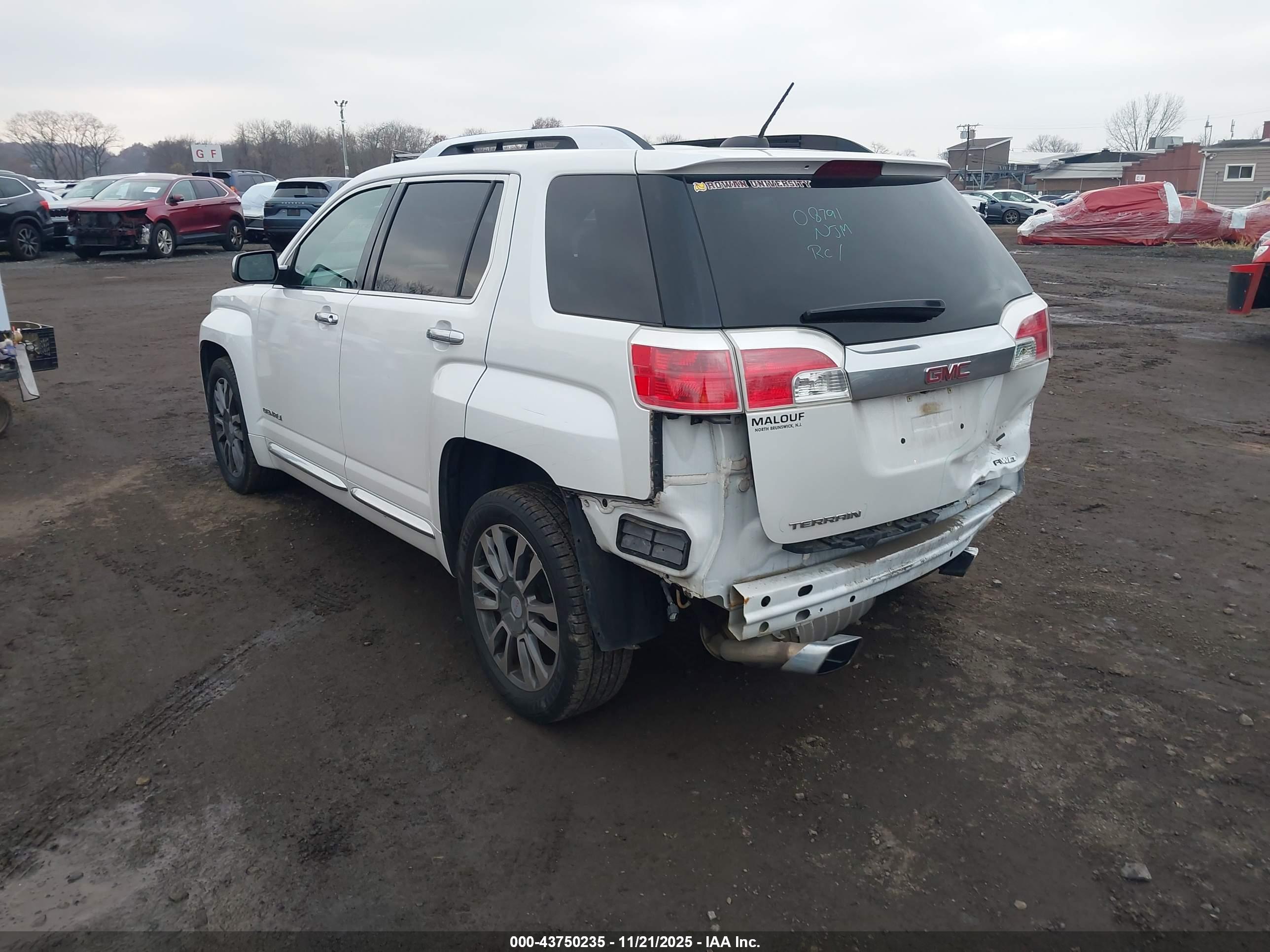GMC TERRAIN image 6