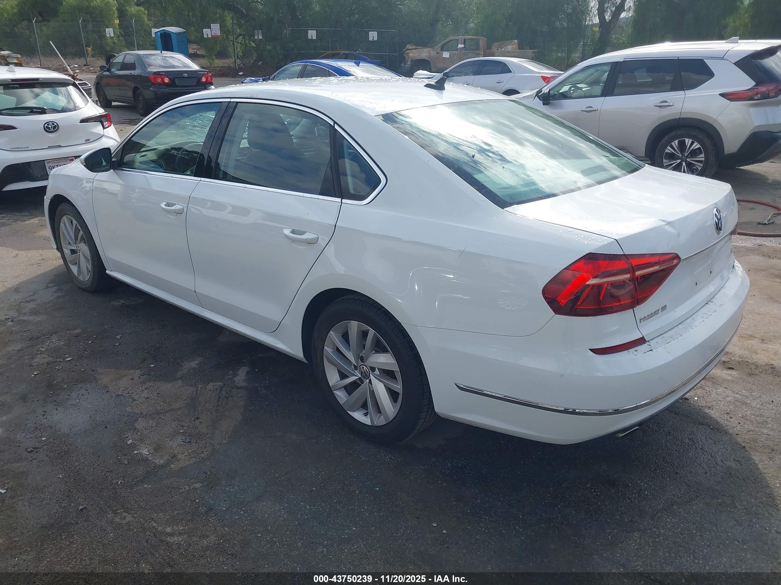 VOLKSWAGEN PASSAT image 3