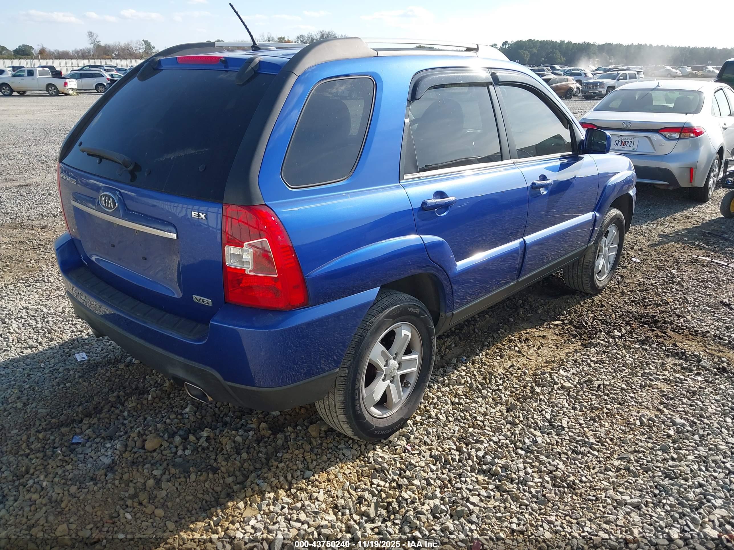 KIA SPORTAGE image 4