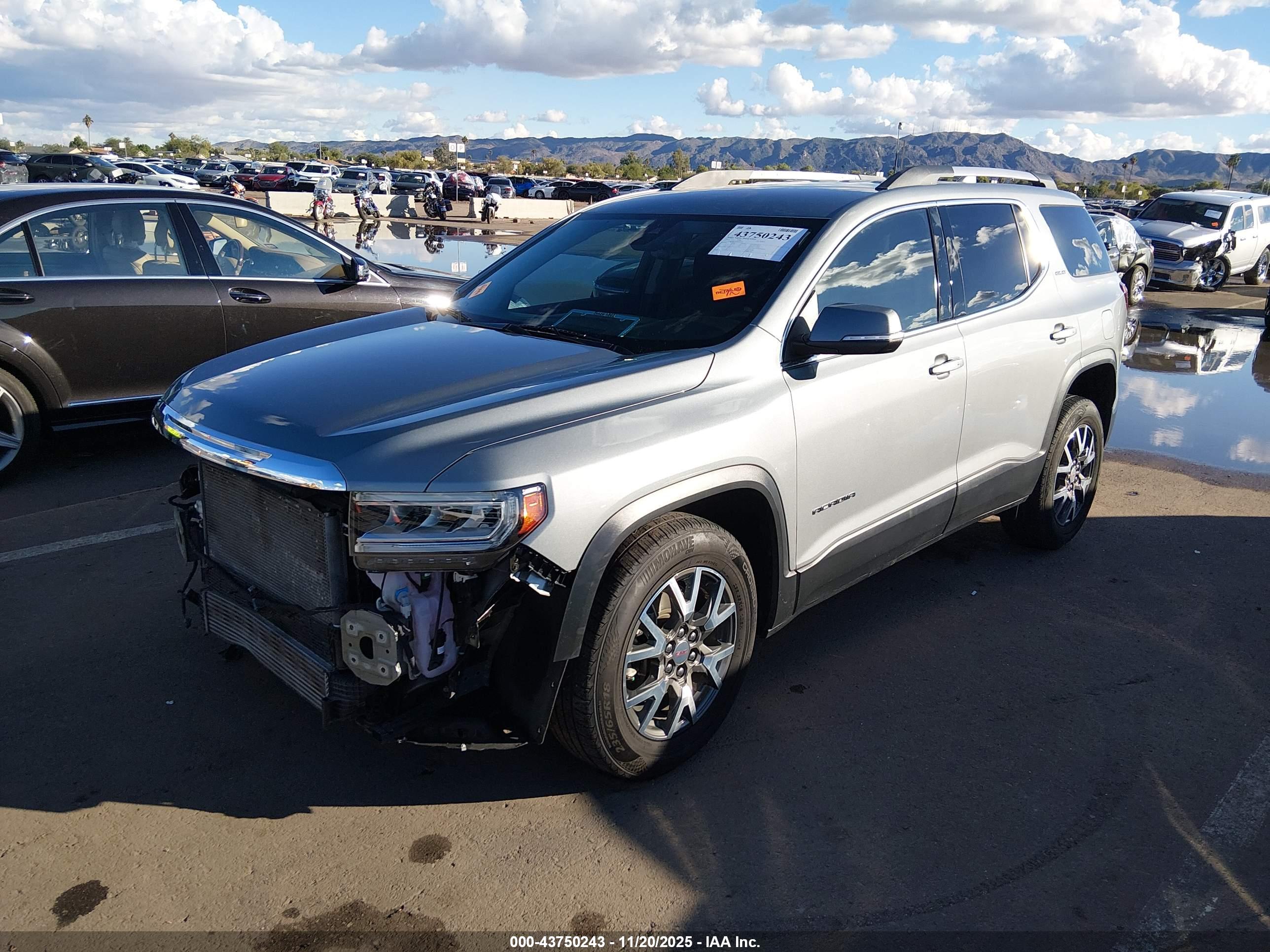 GMC ACADIA image 2