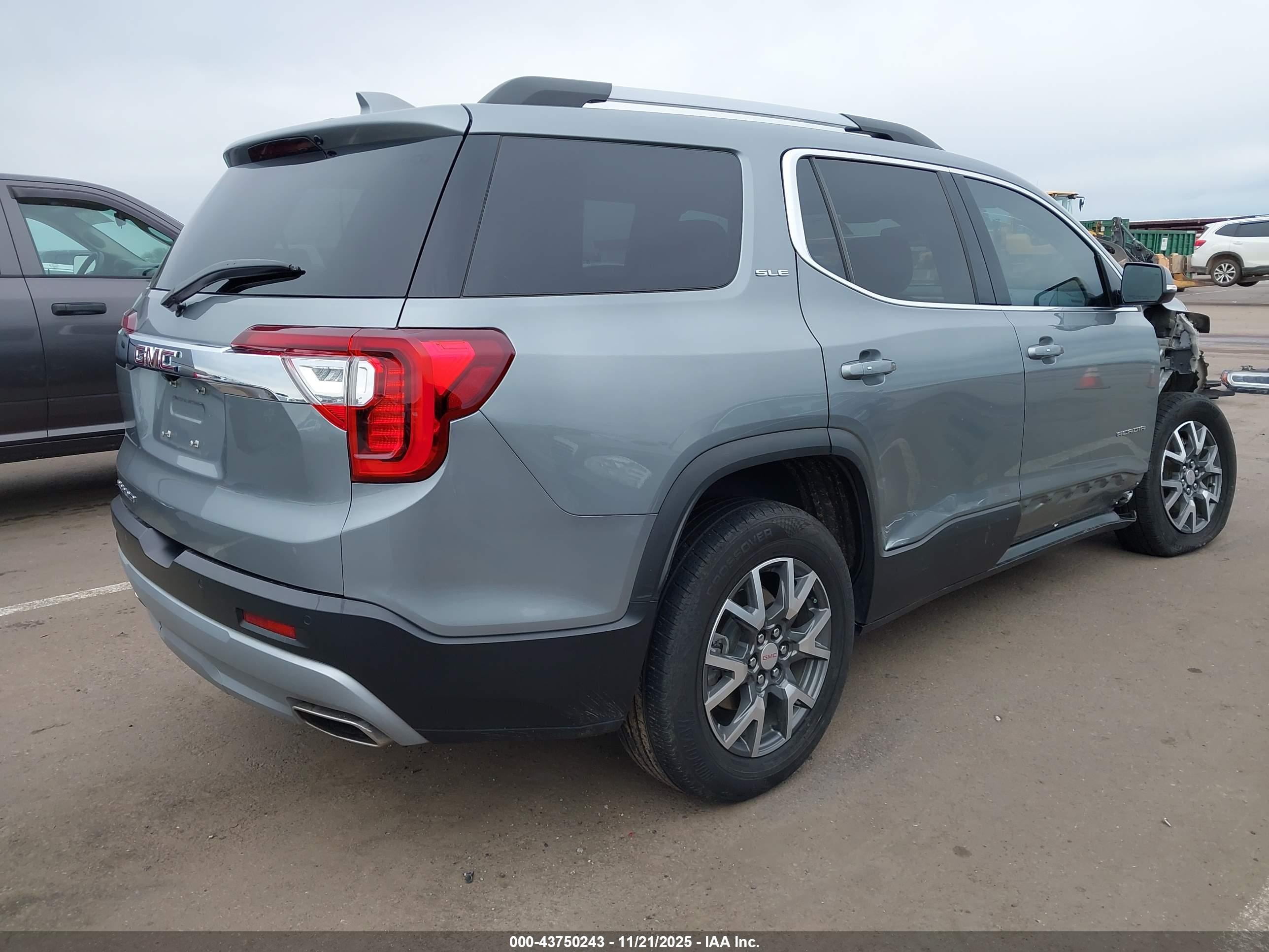 GMC ACADIA image 4