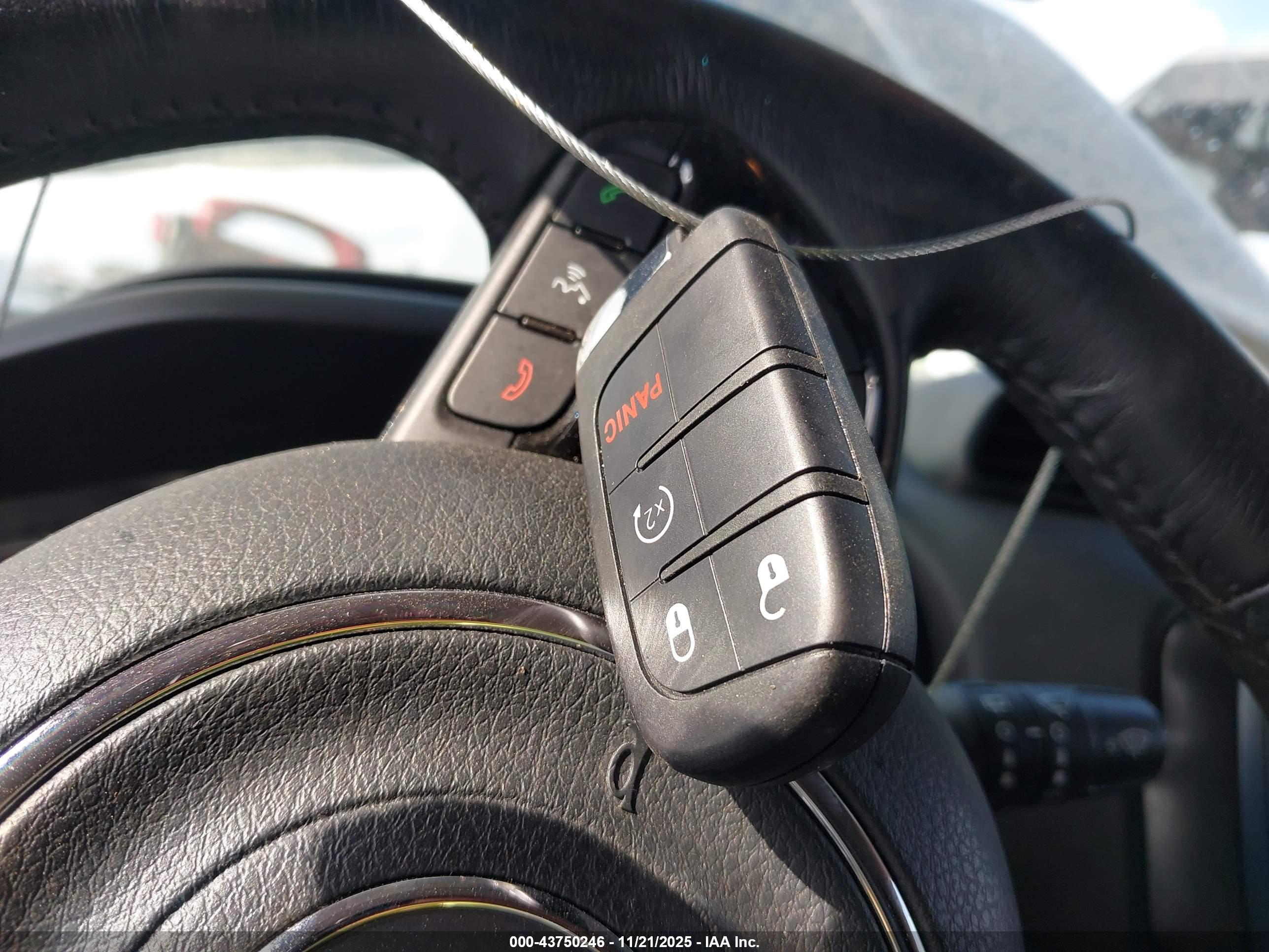 JEEP RENEGADE image 11
