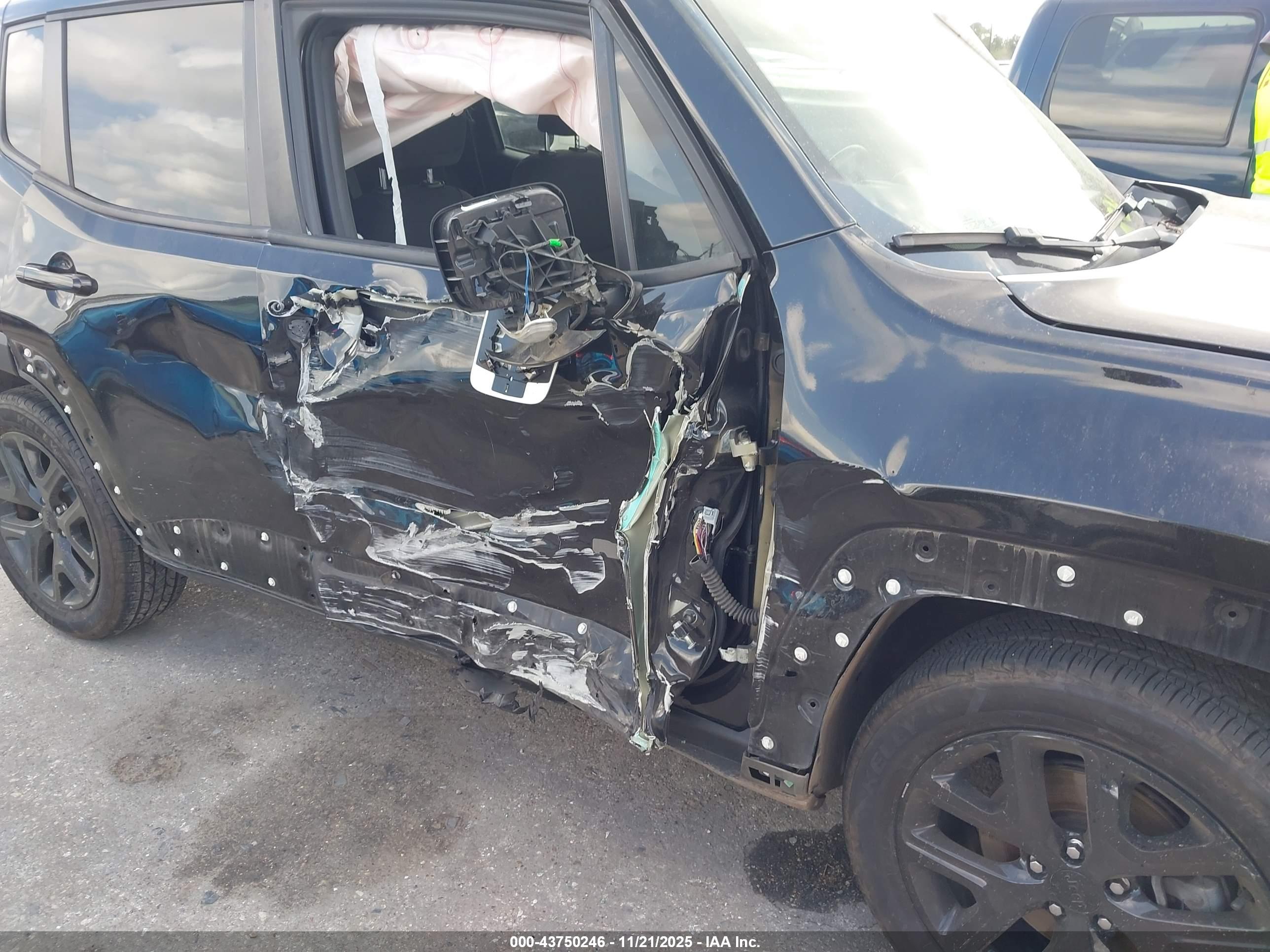 JEEP RENEGADE image 6