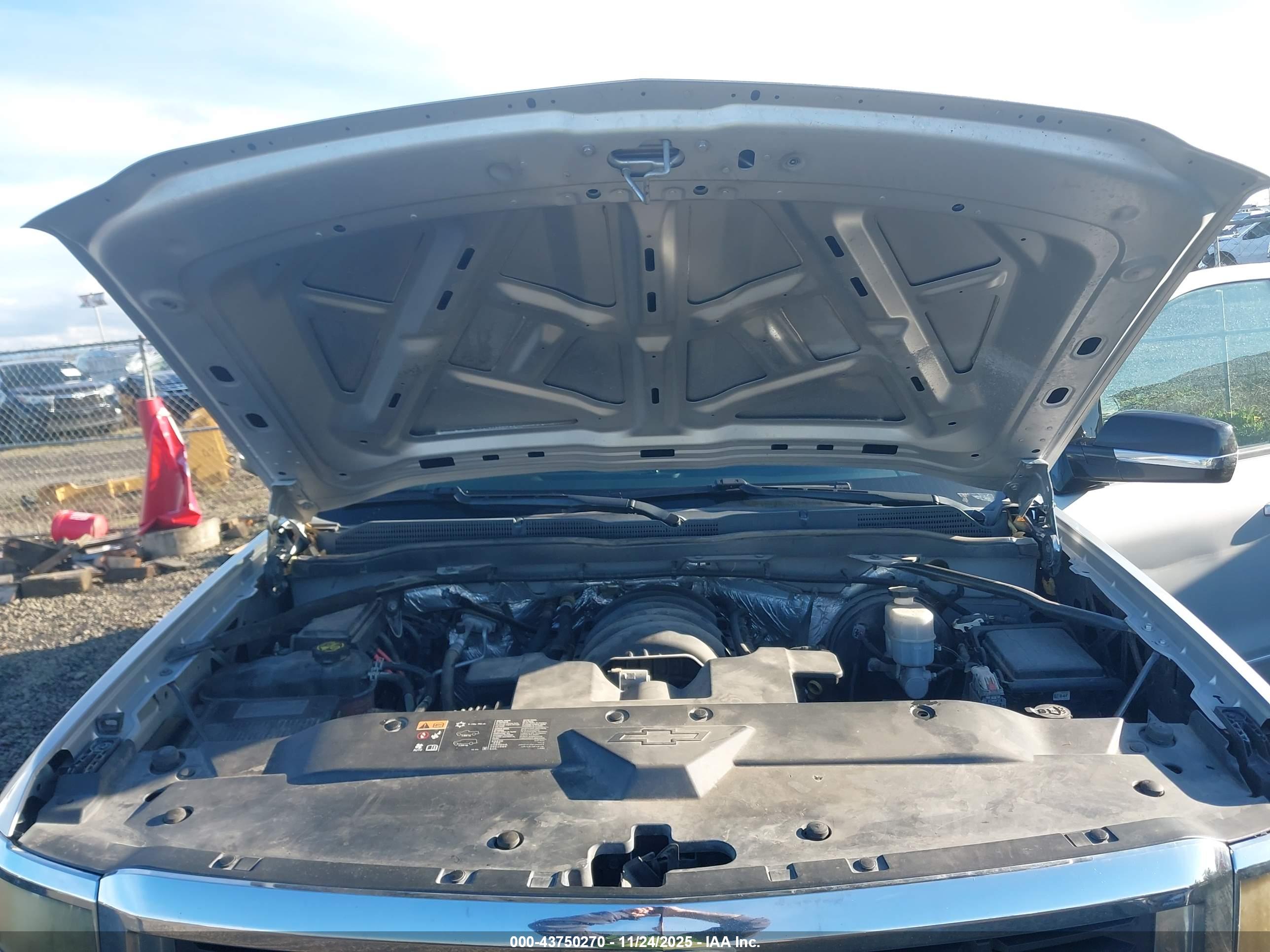CHEVROLET SILVERADO image 10