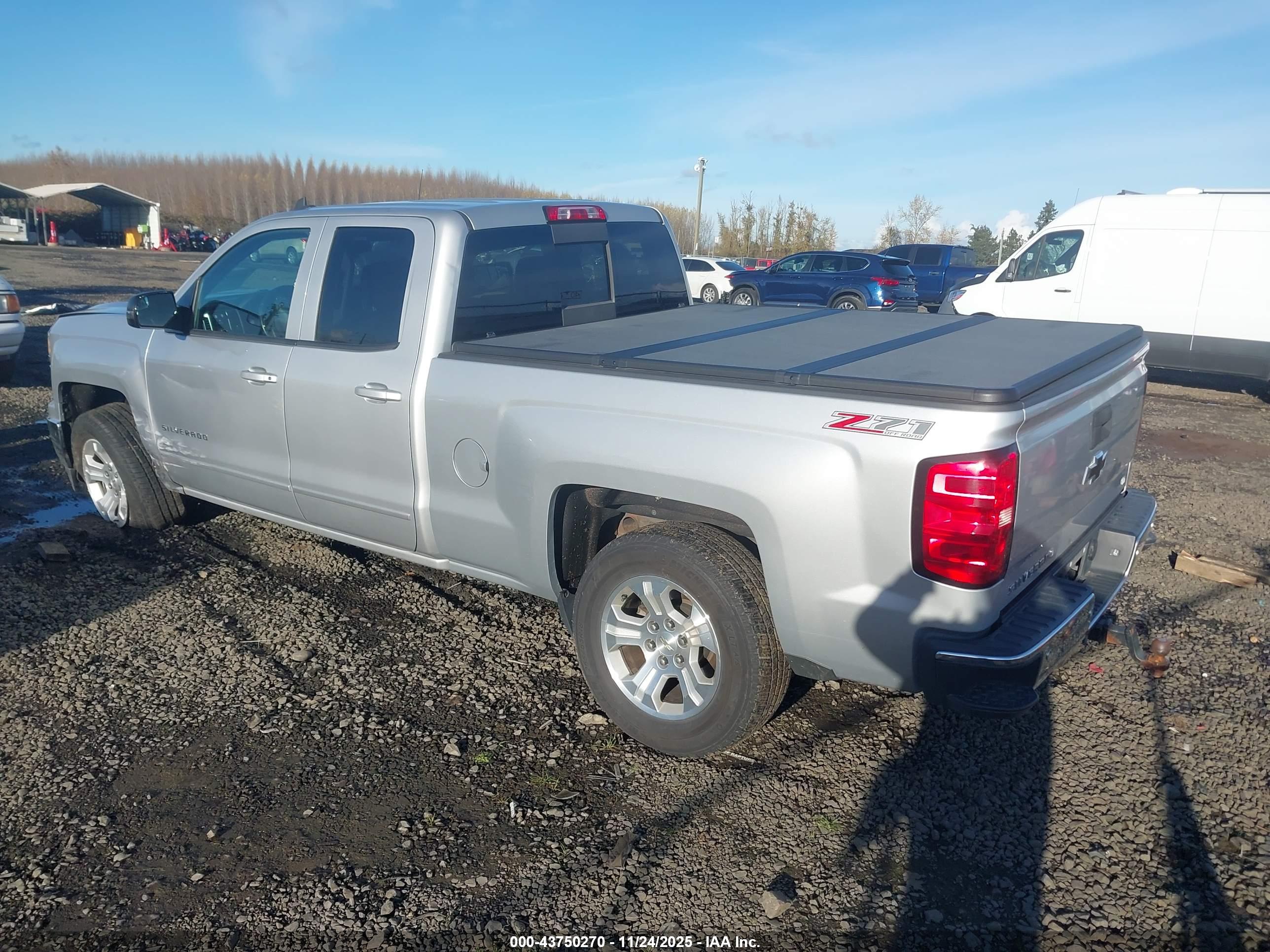 CHEVROLET SILVERADO image 3