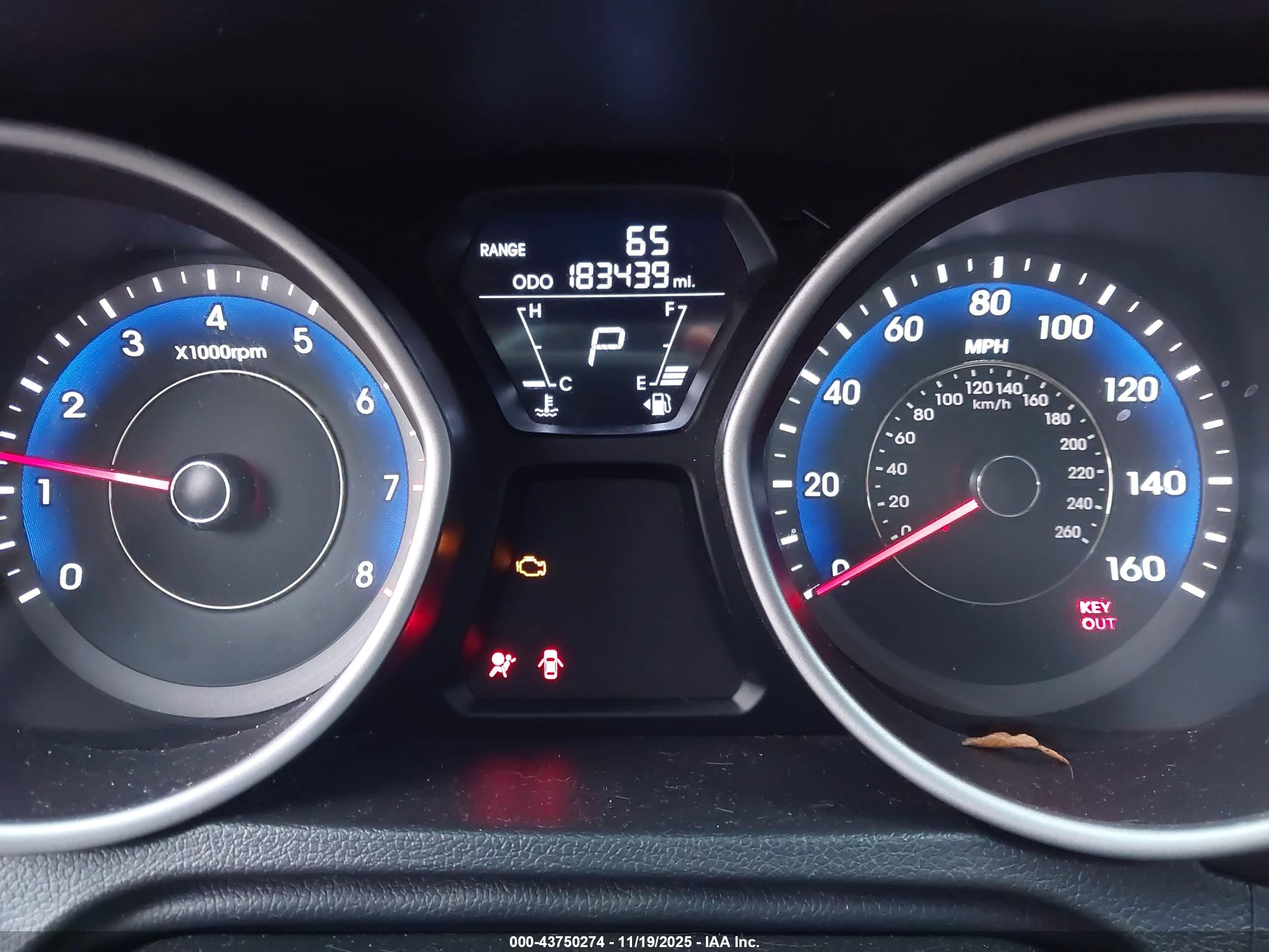 HYUNDAI ELANTRA image 7