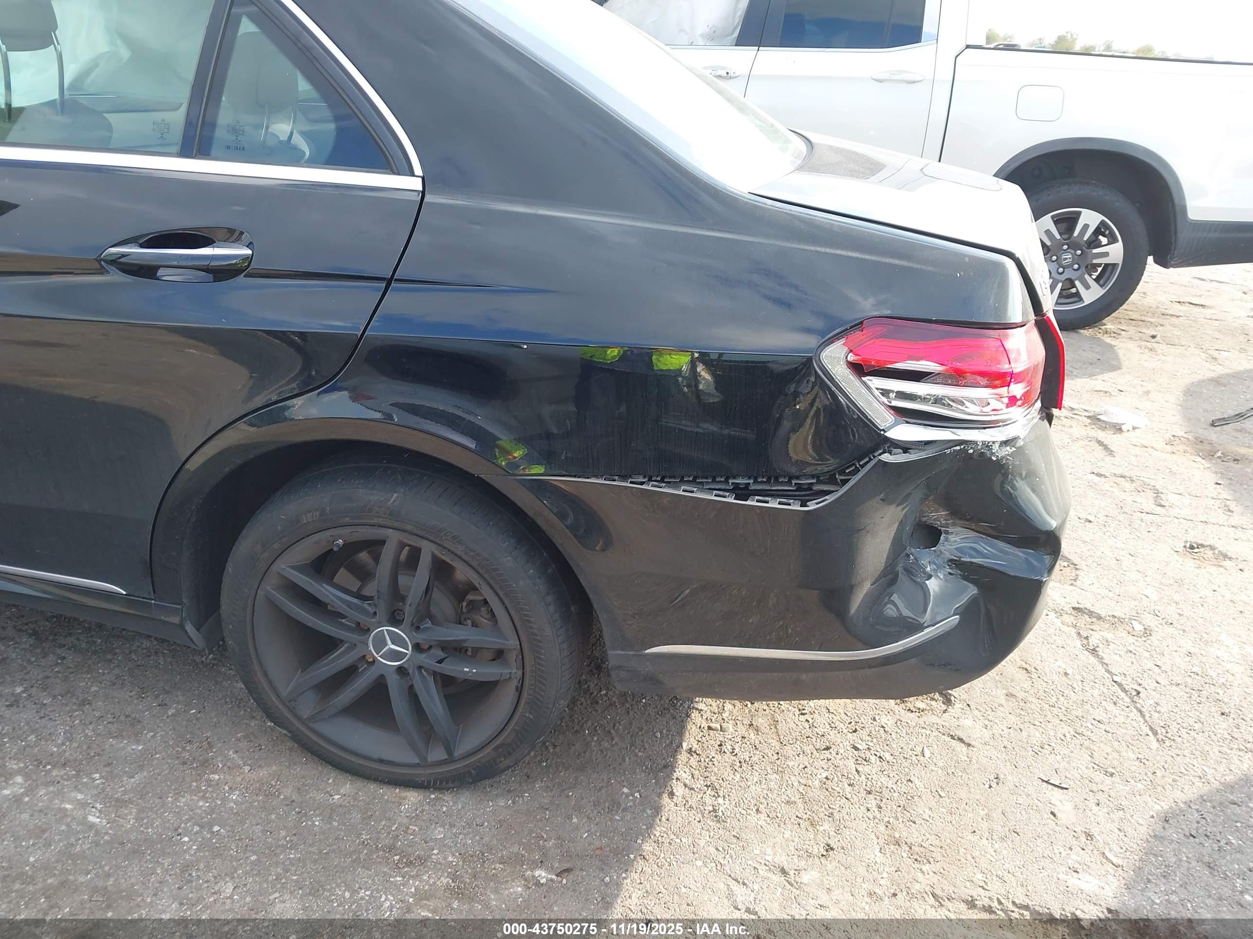 MERCEDES-BENZ E image 6