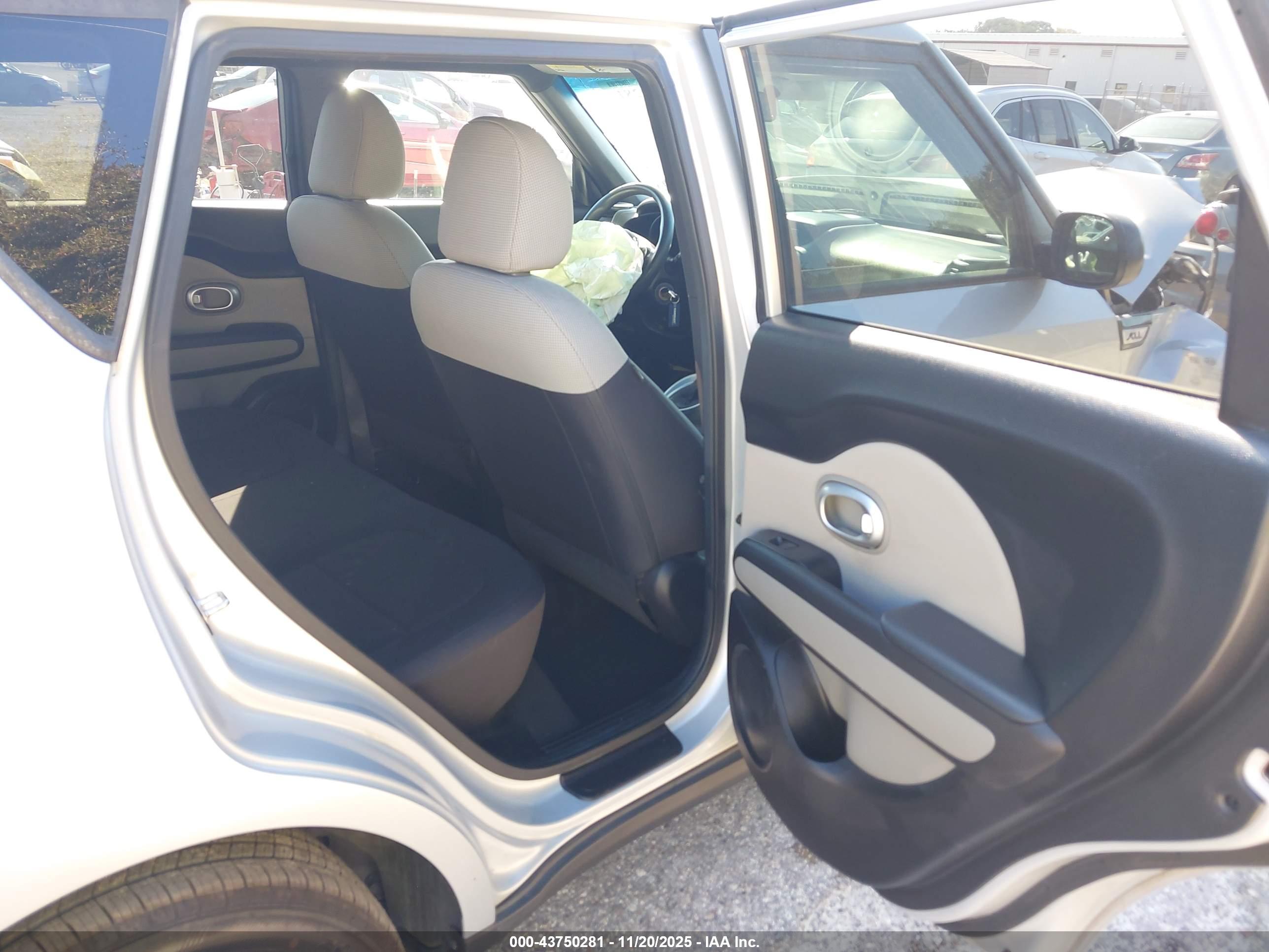 KIA SOUL image 8