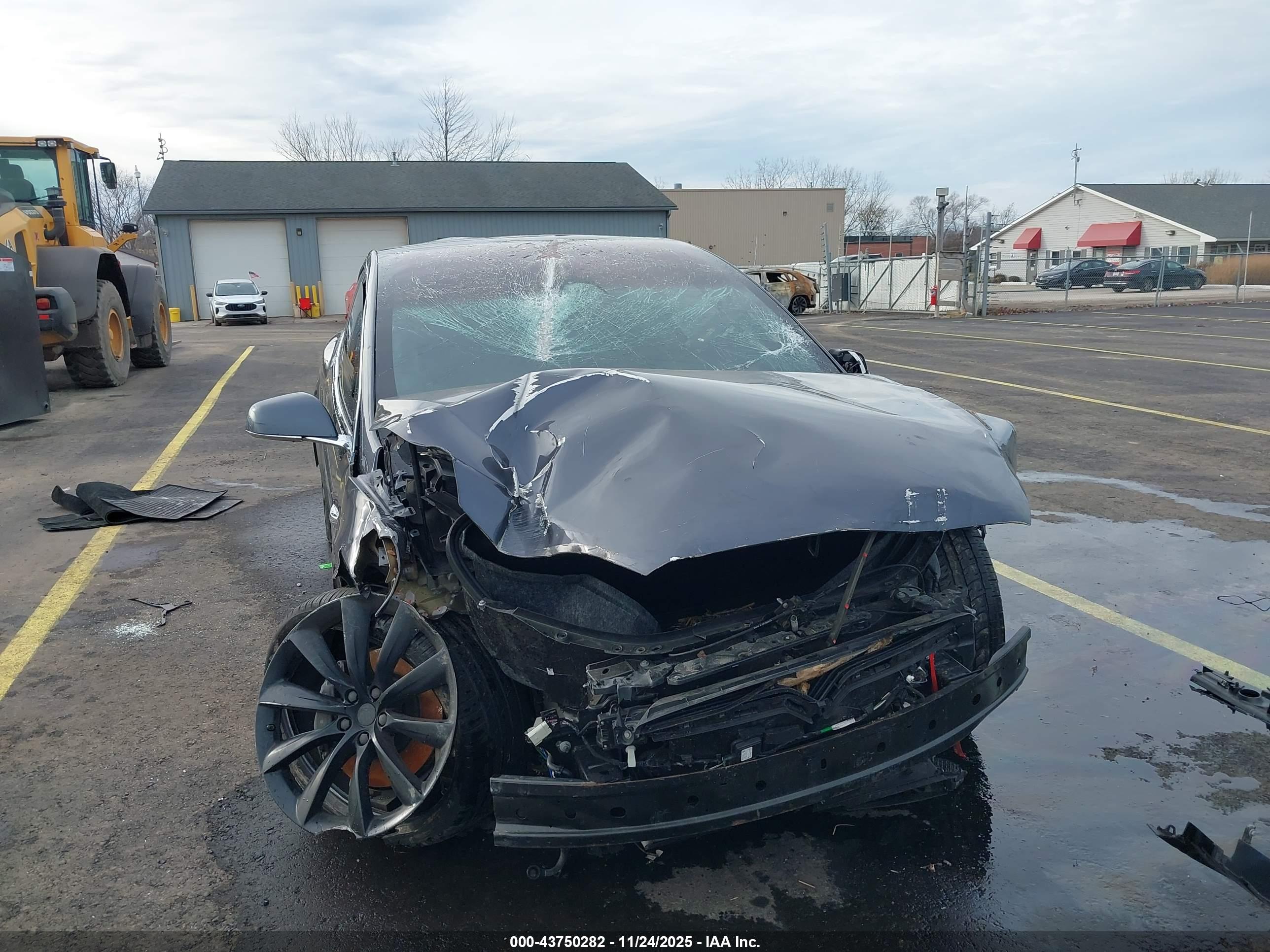 TESLA MODEL image 6