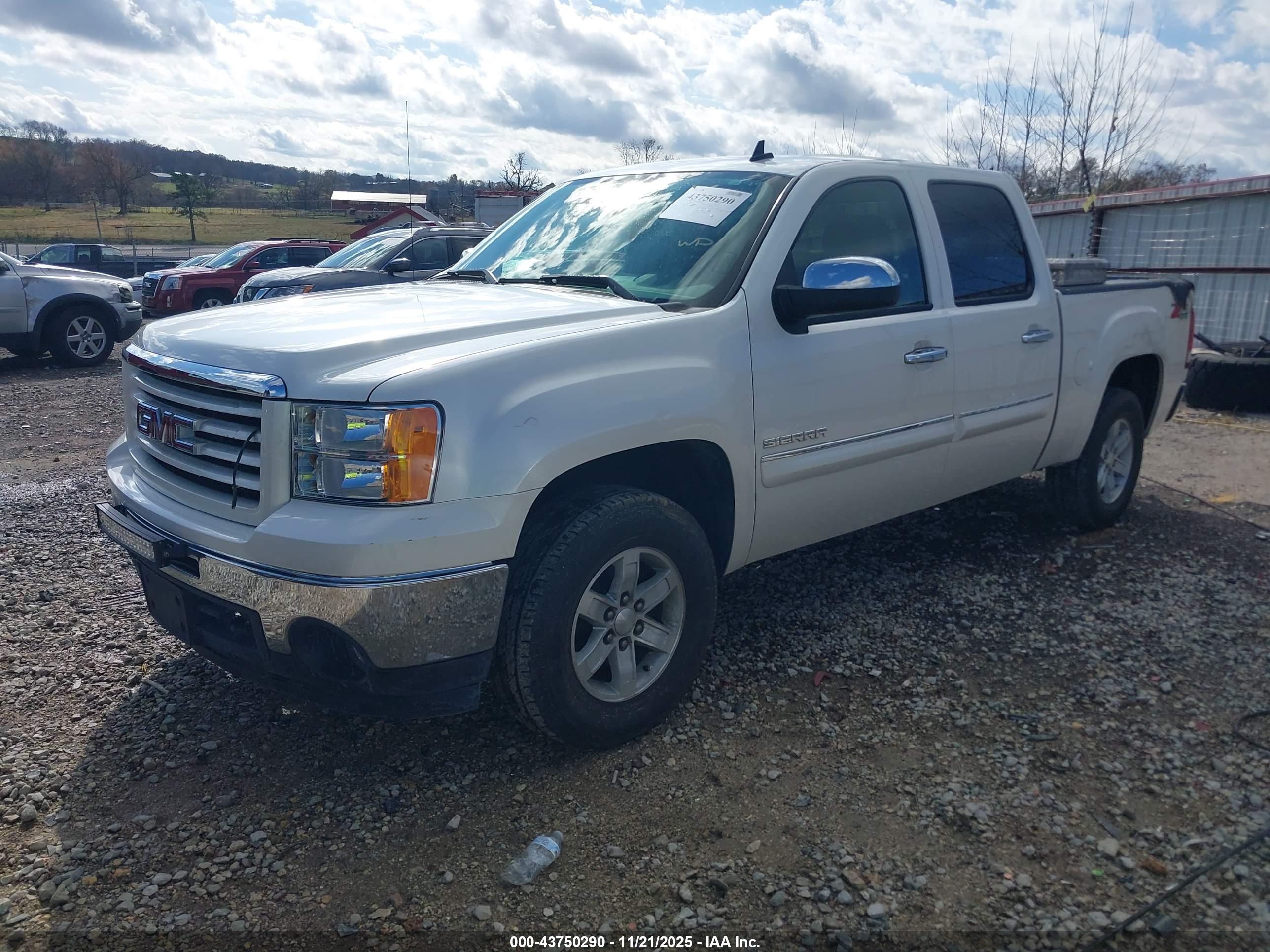 GMC SIERRA image 2