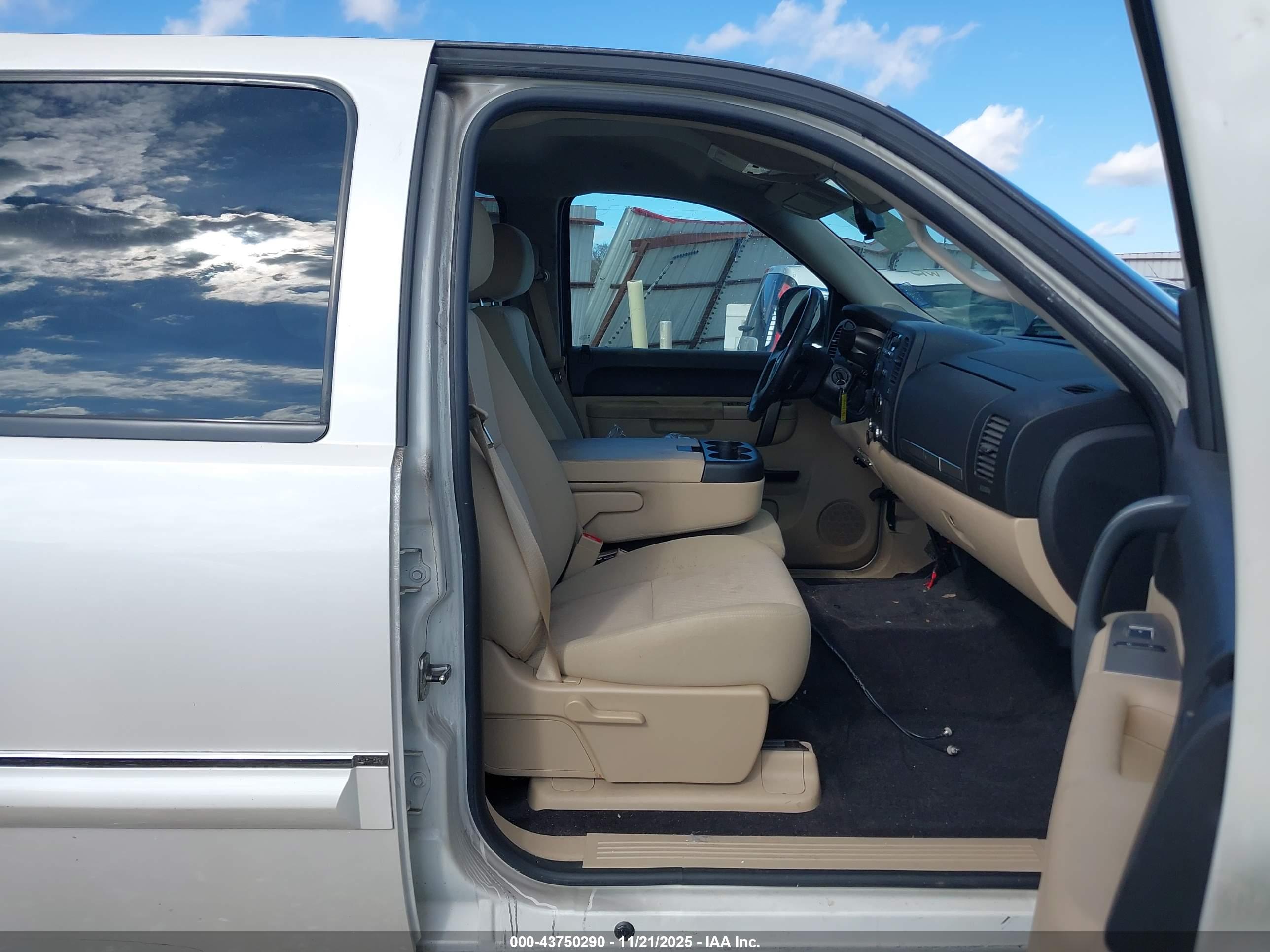 GMC SIERRA image 5