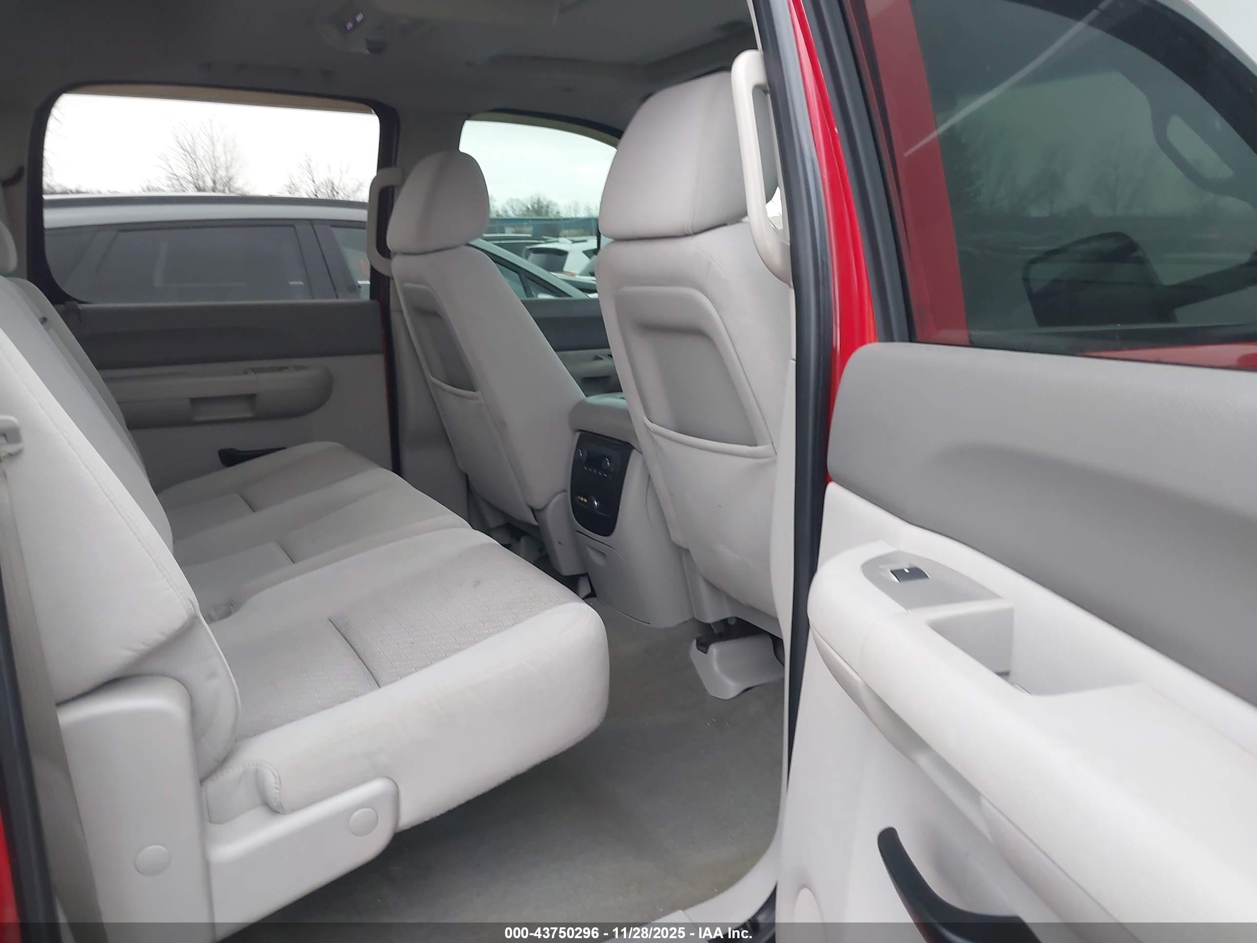 GMC SIERRA image 8