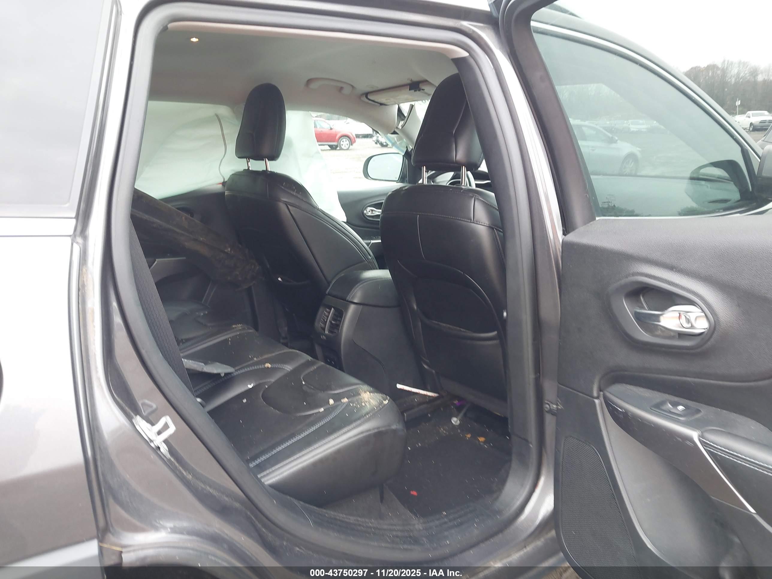JEEP CHEROKEE image 8