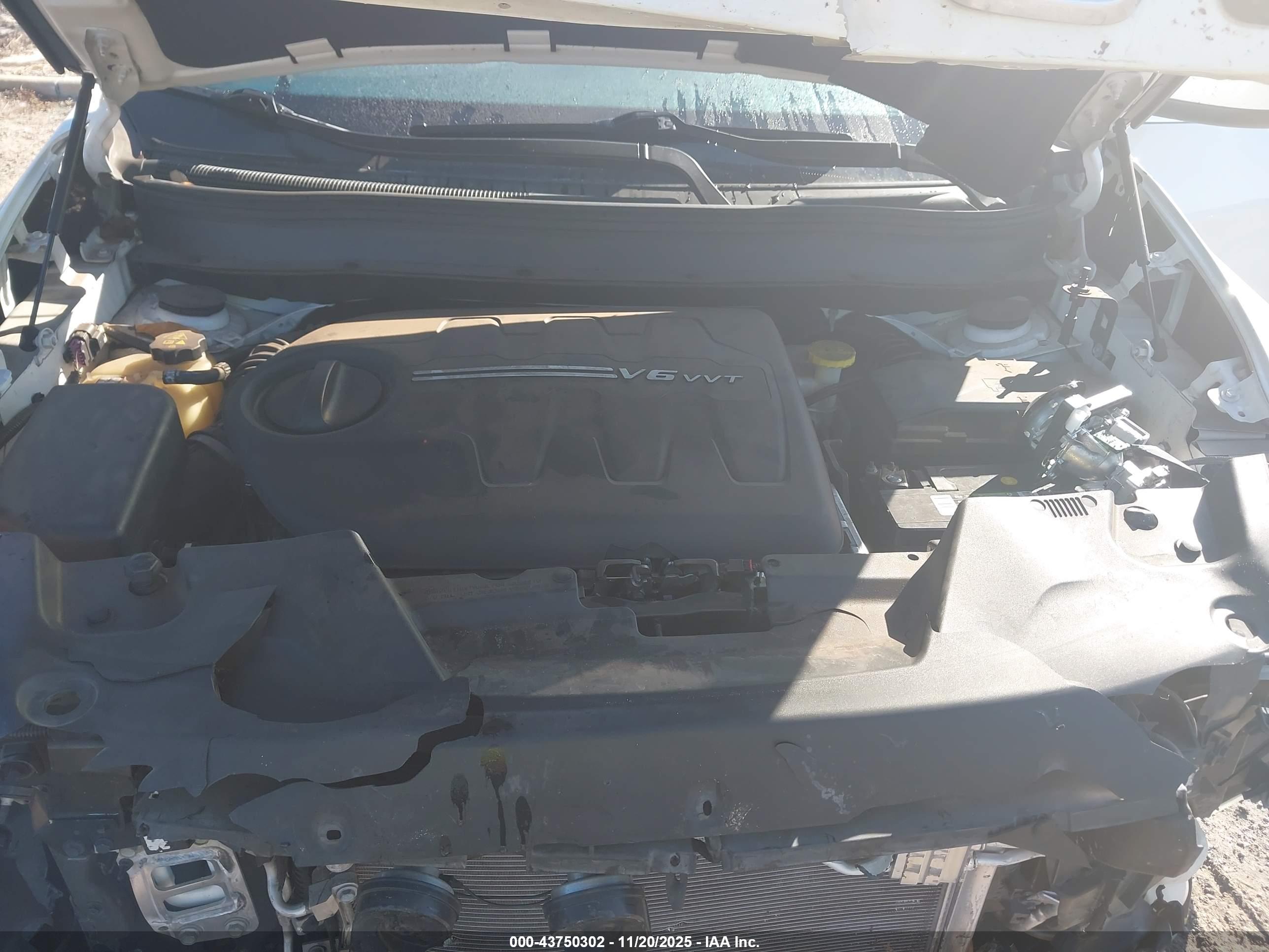 JEEP CHEROKEE image 10