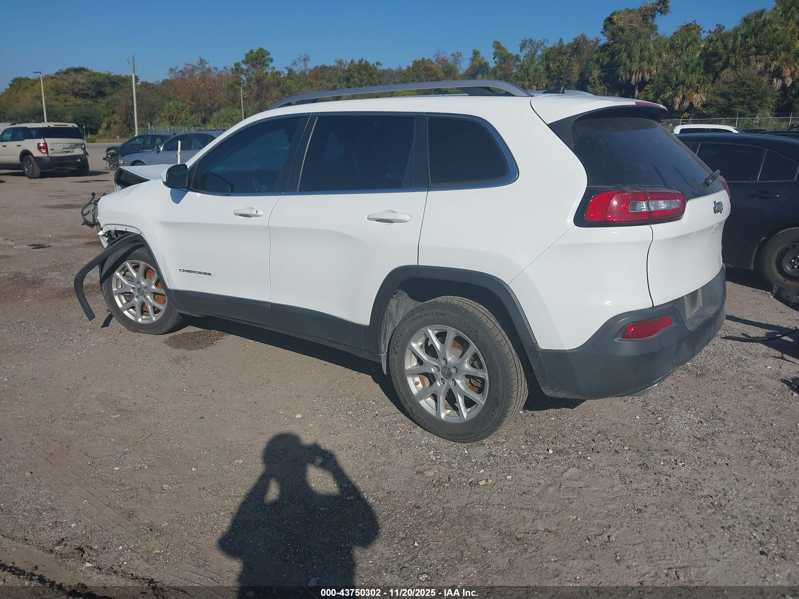 JEEP CHEROKEE image 3