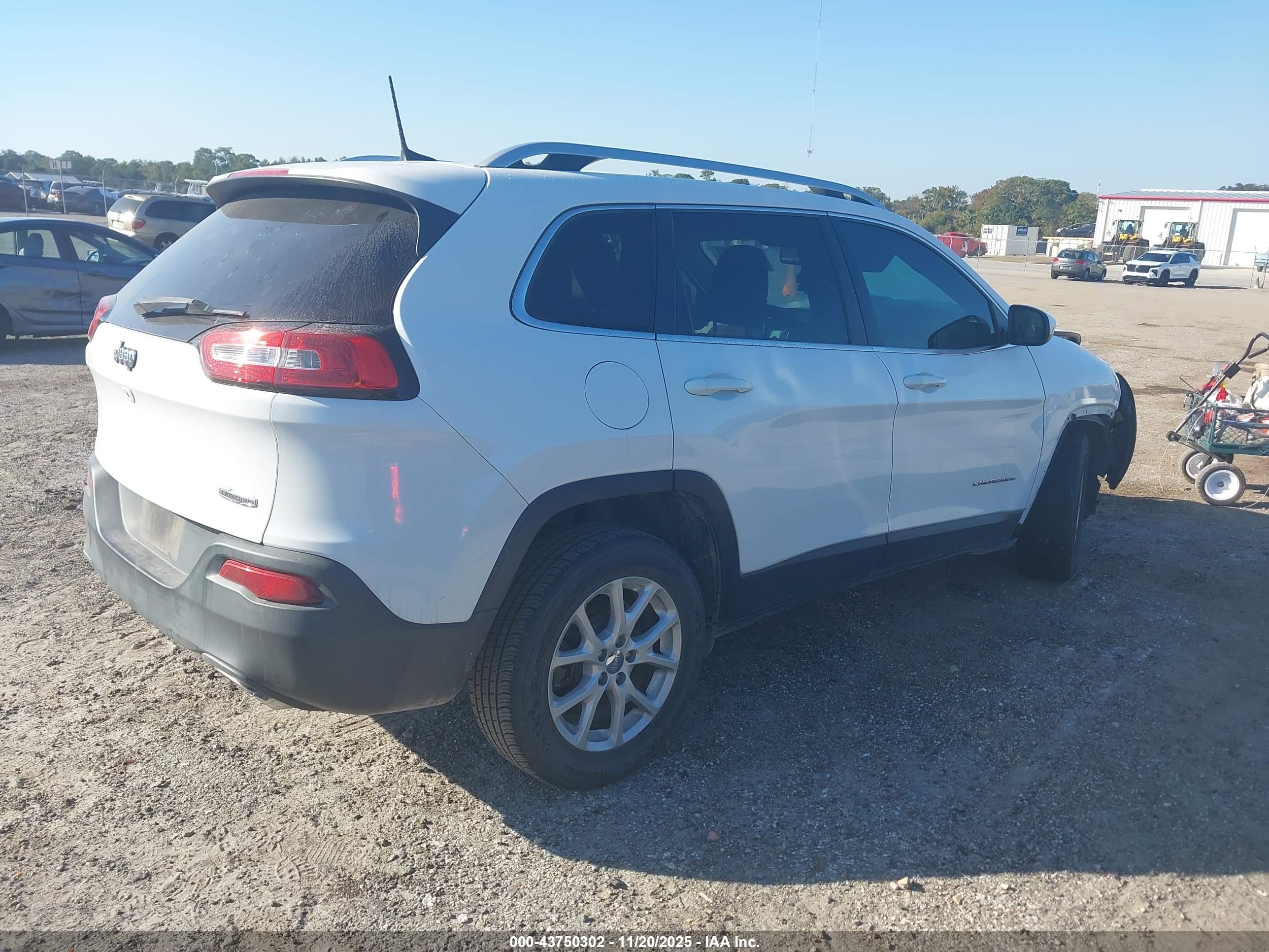 JEEP CHEROKEE image 4