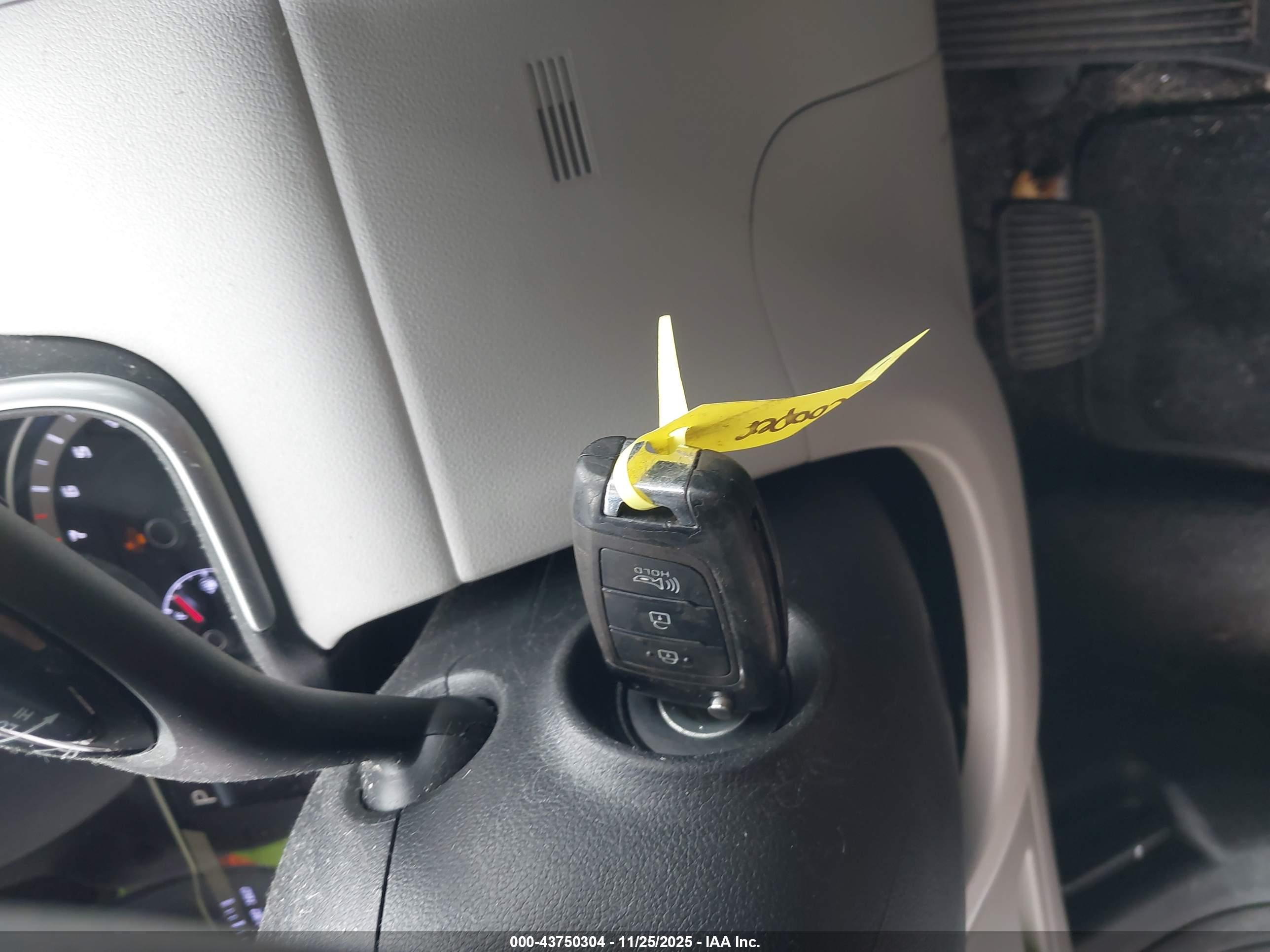 HYUNDAI TUCSON image 11