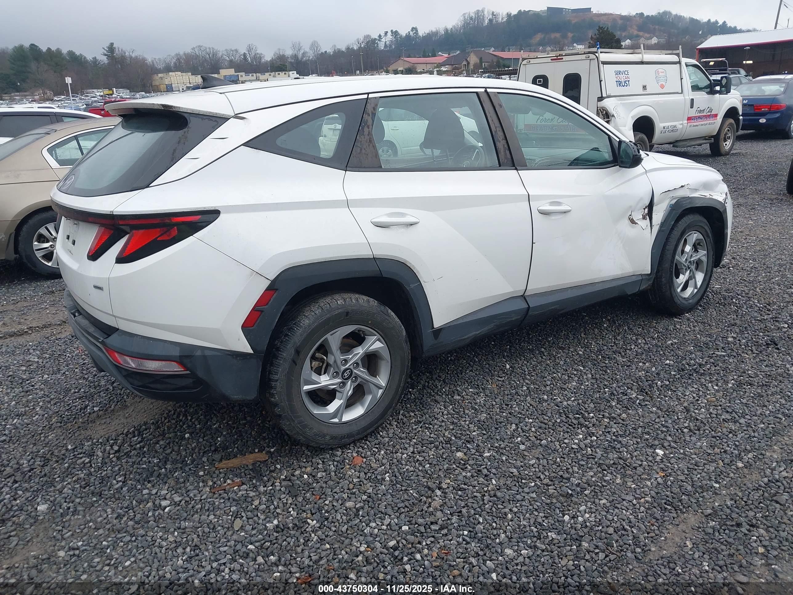 HYUNDAI TUCSON image 4