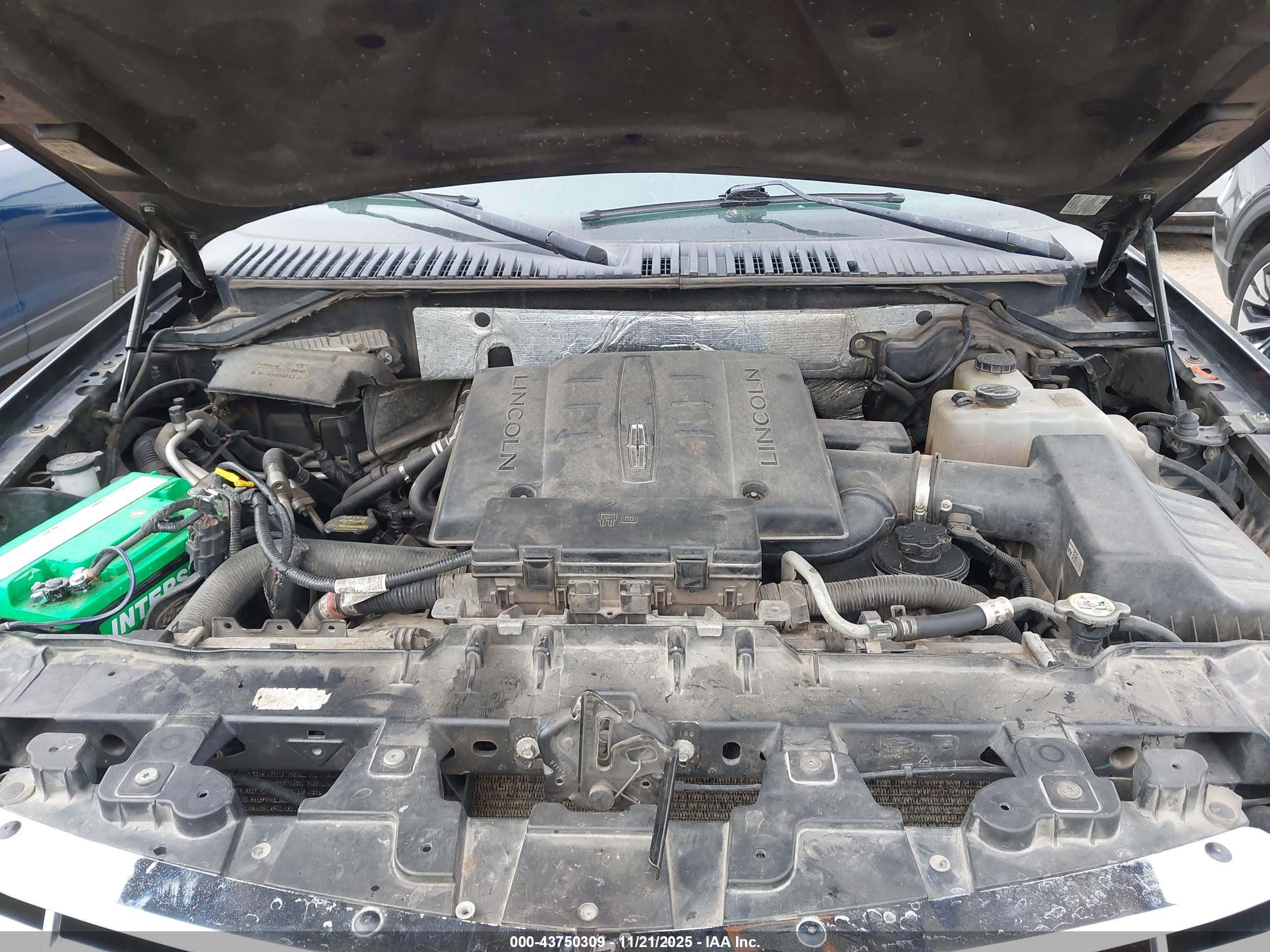 LINCOLN NAVIGATOR image 10