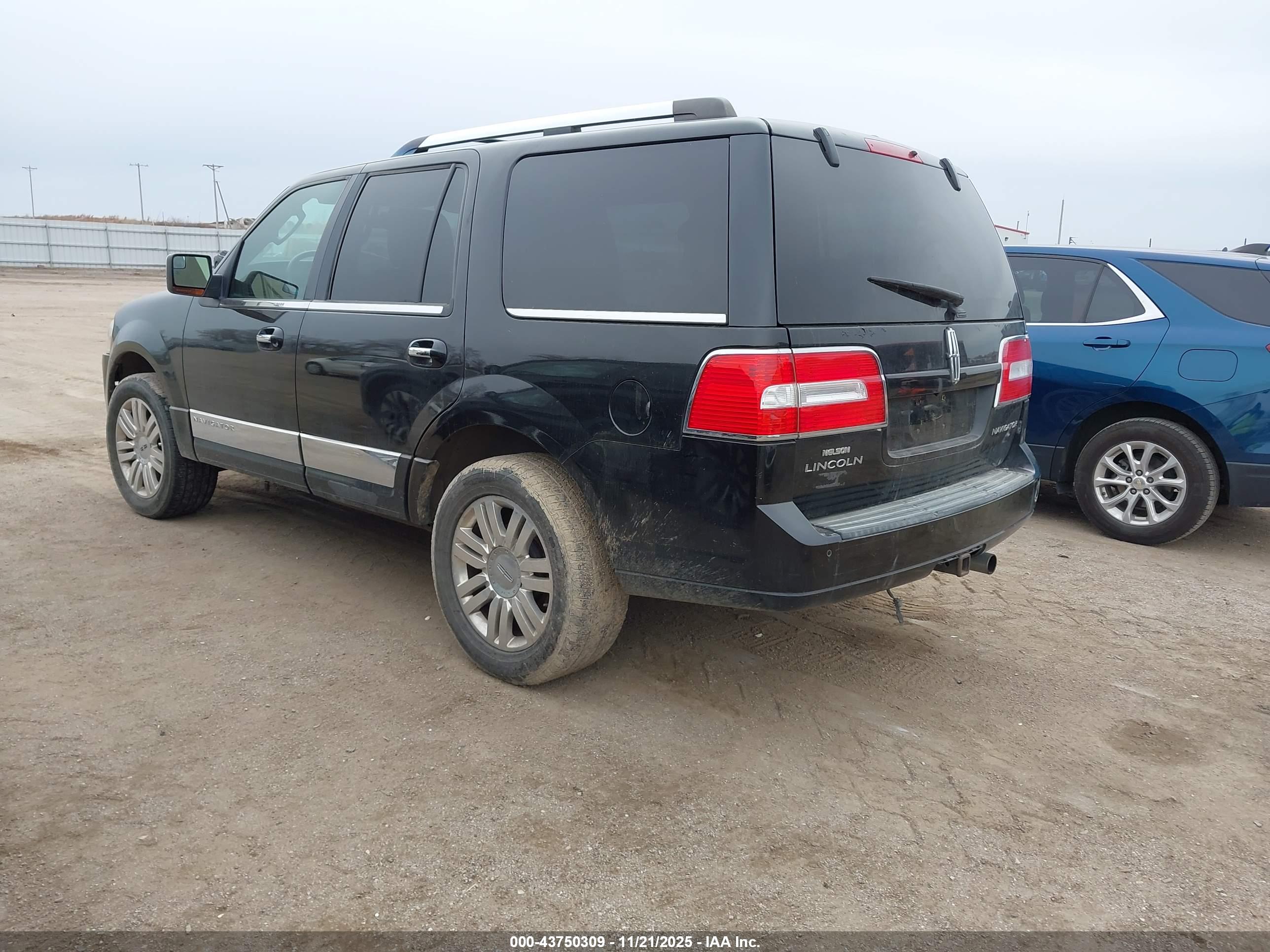 LINCOLN NAVIGATOR image 3