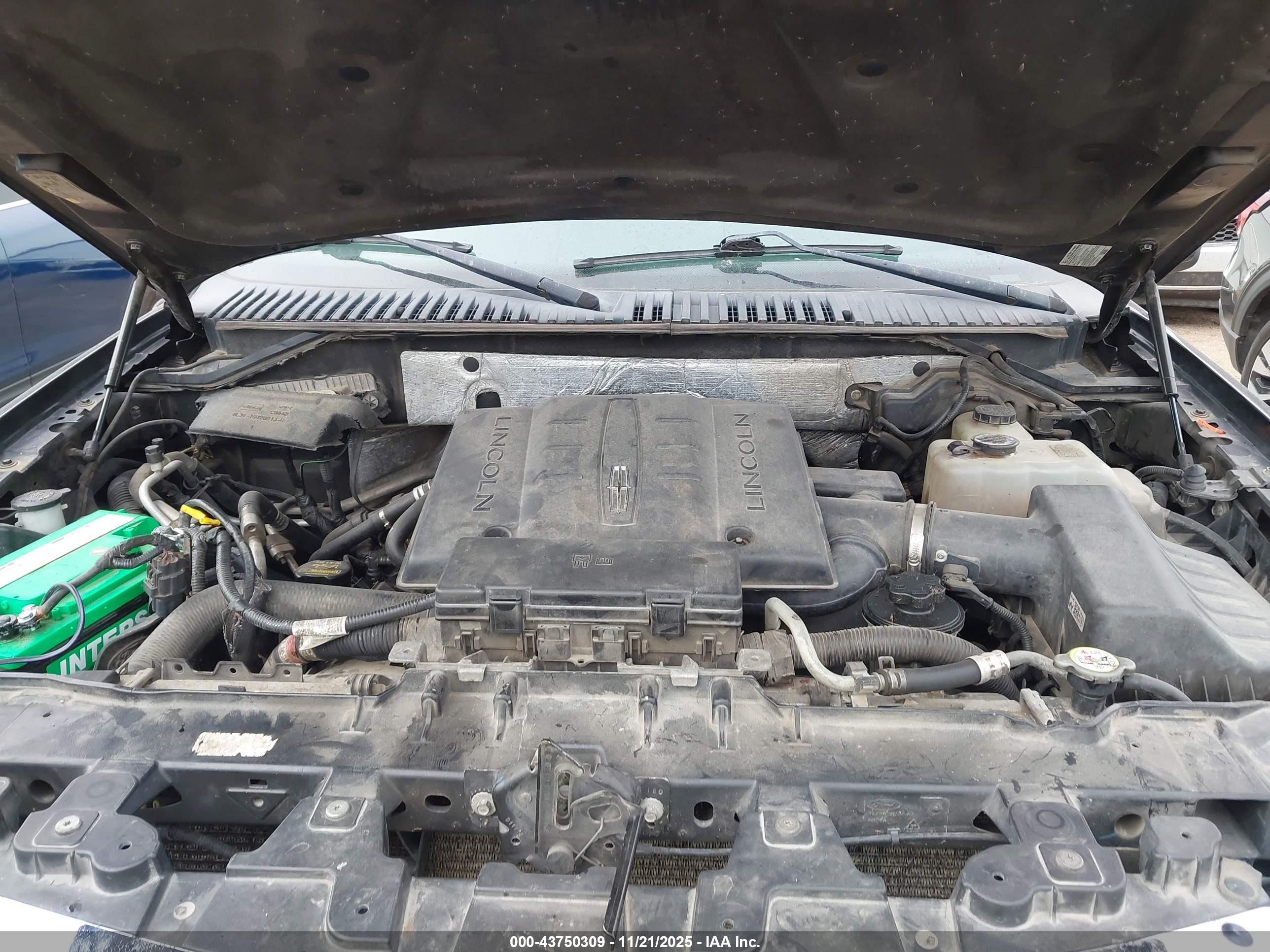 LINCOLN NAVIGATOR image 6