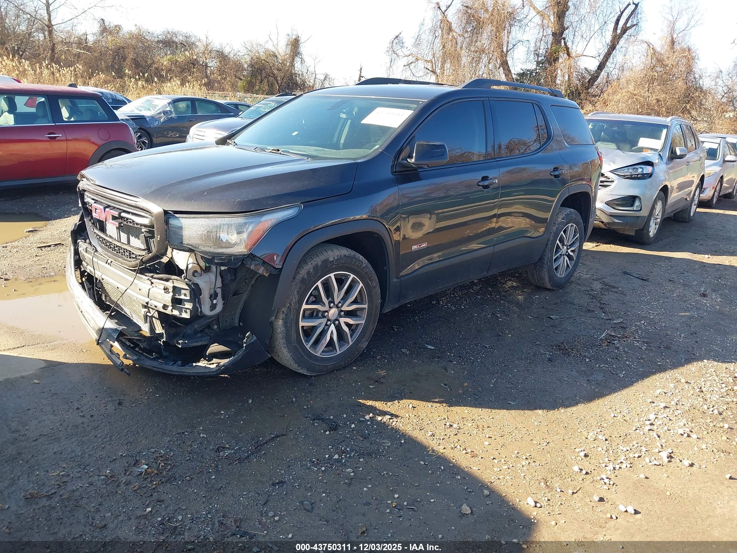 GMC ACADIA image 2