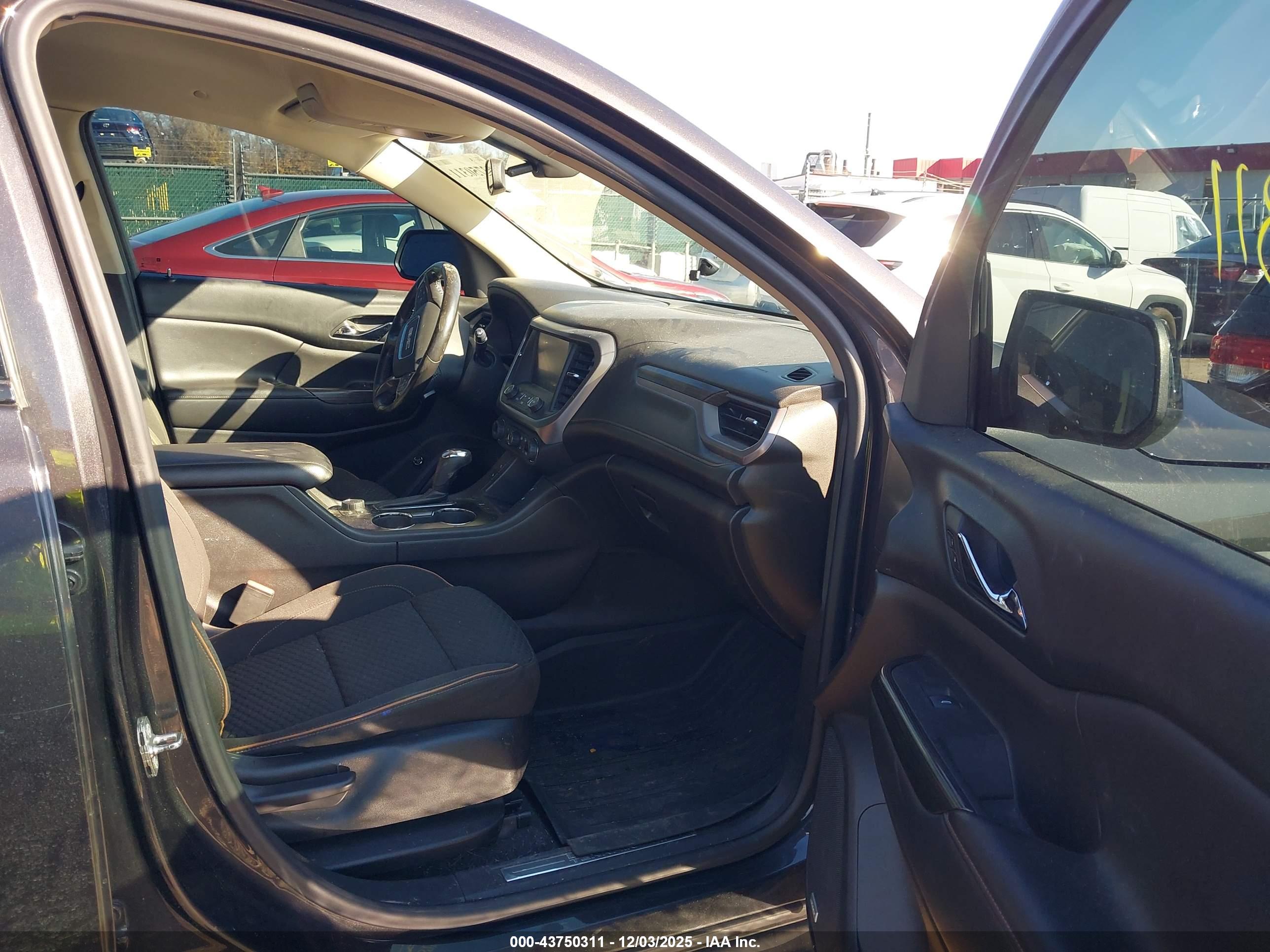 GMC ACADIA image 5