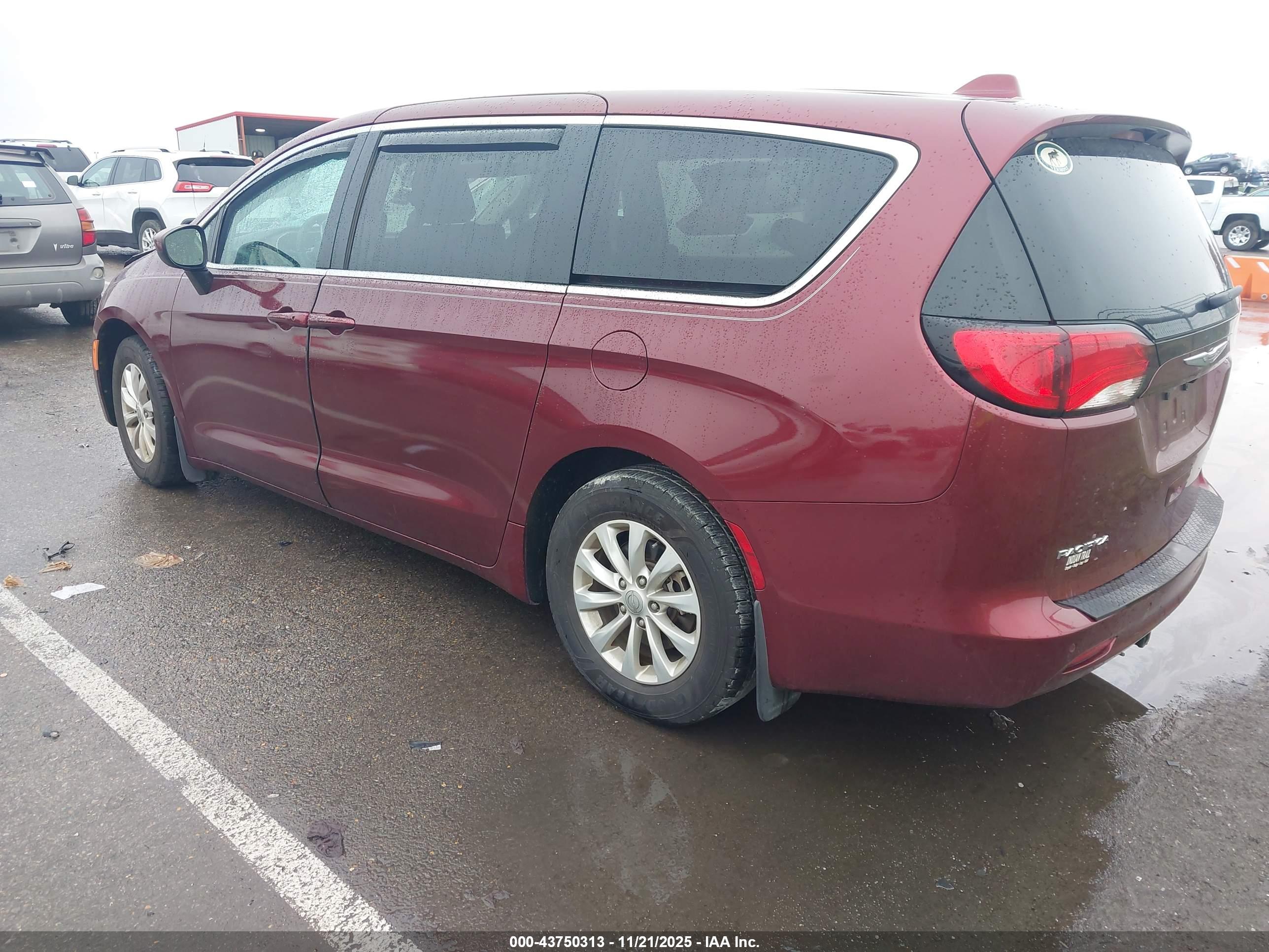 CHRYSLER PACIFICA image 3