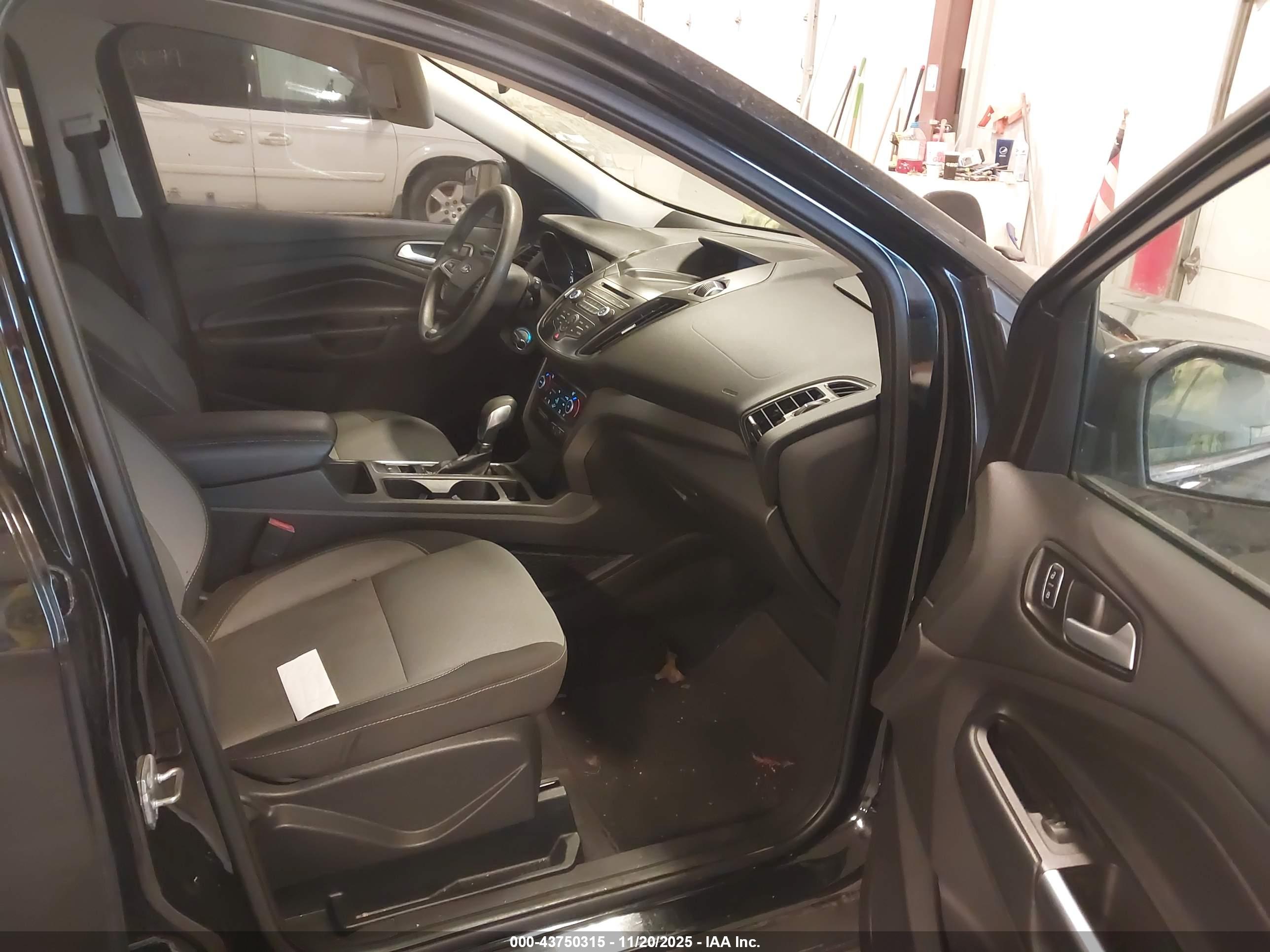 FORD ESCAPE image 5