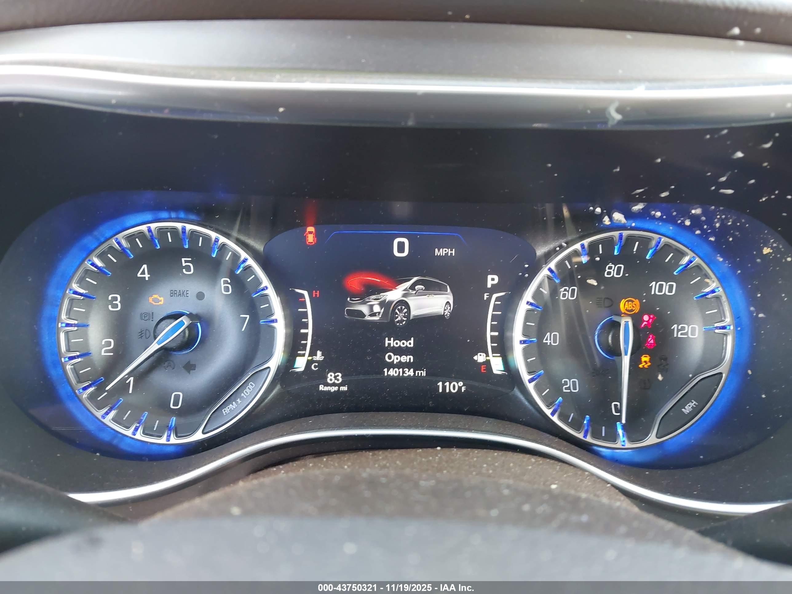 CHRYSLER PACIFICA image 7