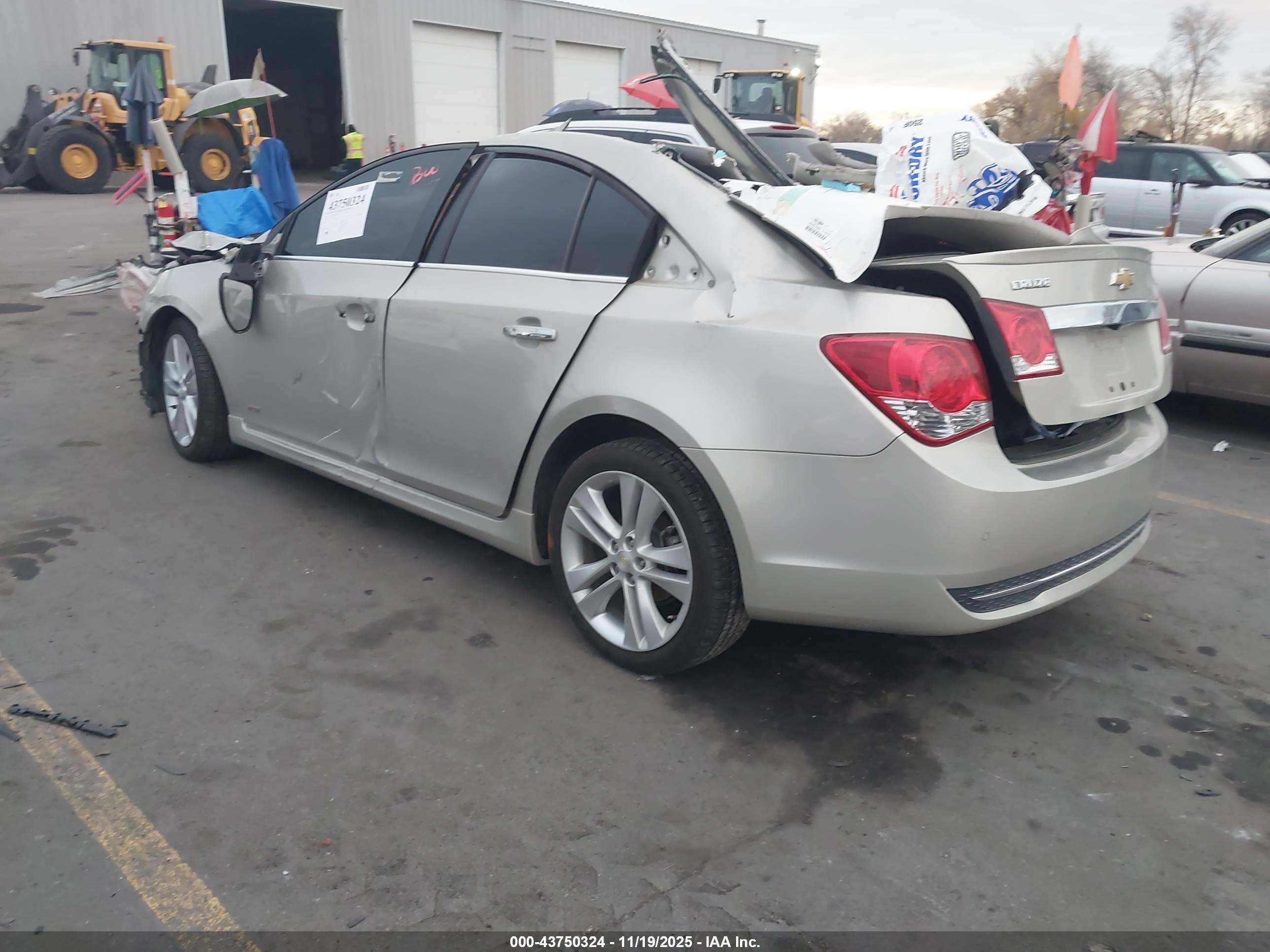 CHEVROLET CRUZE image 3