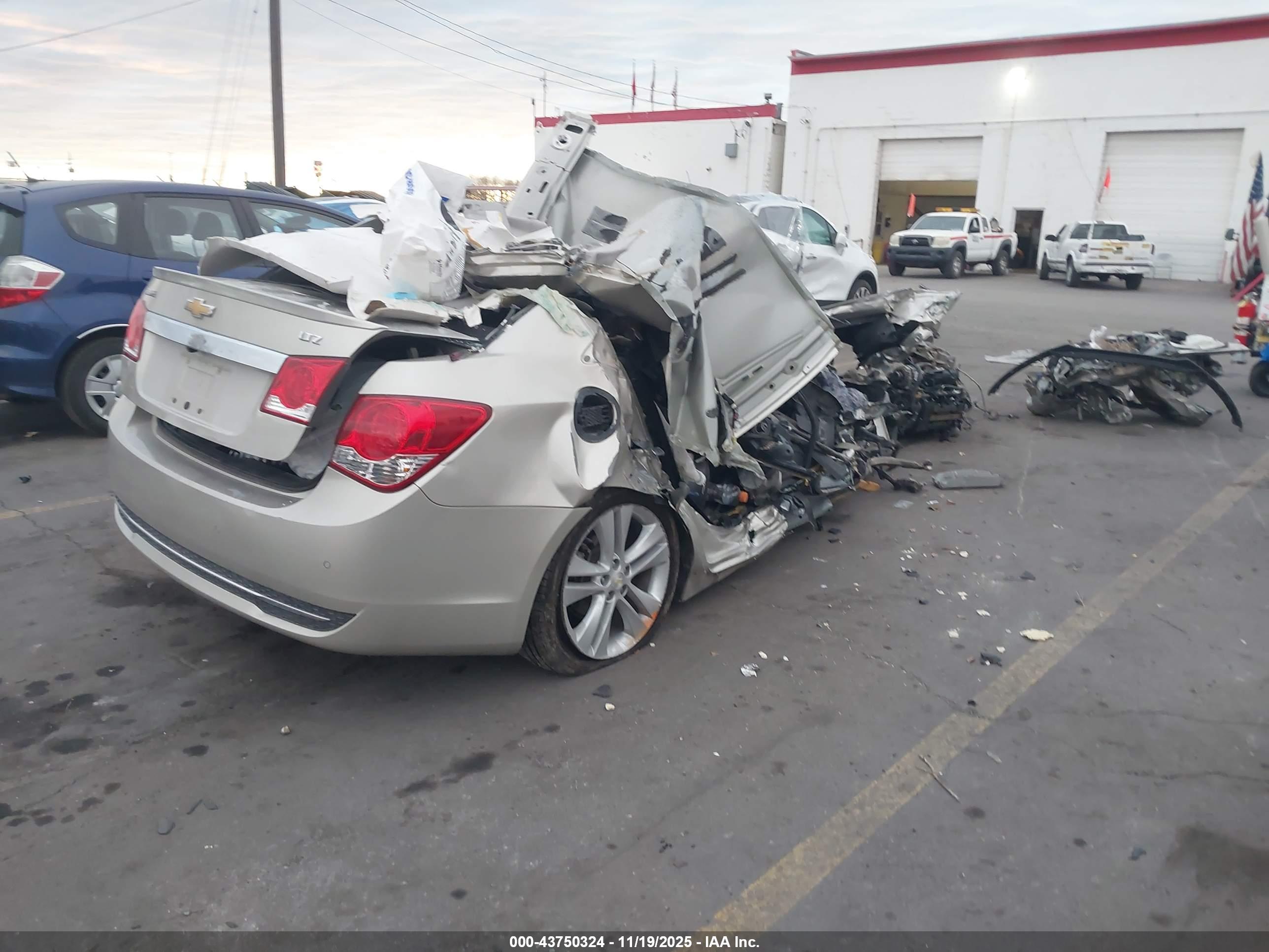 CHEVROLET CRUZE image 4