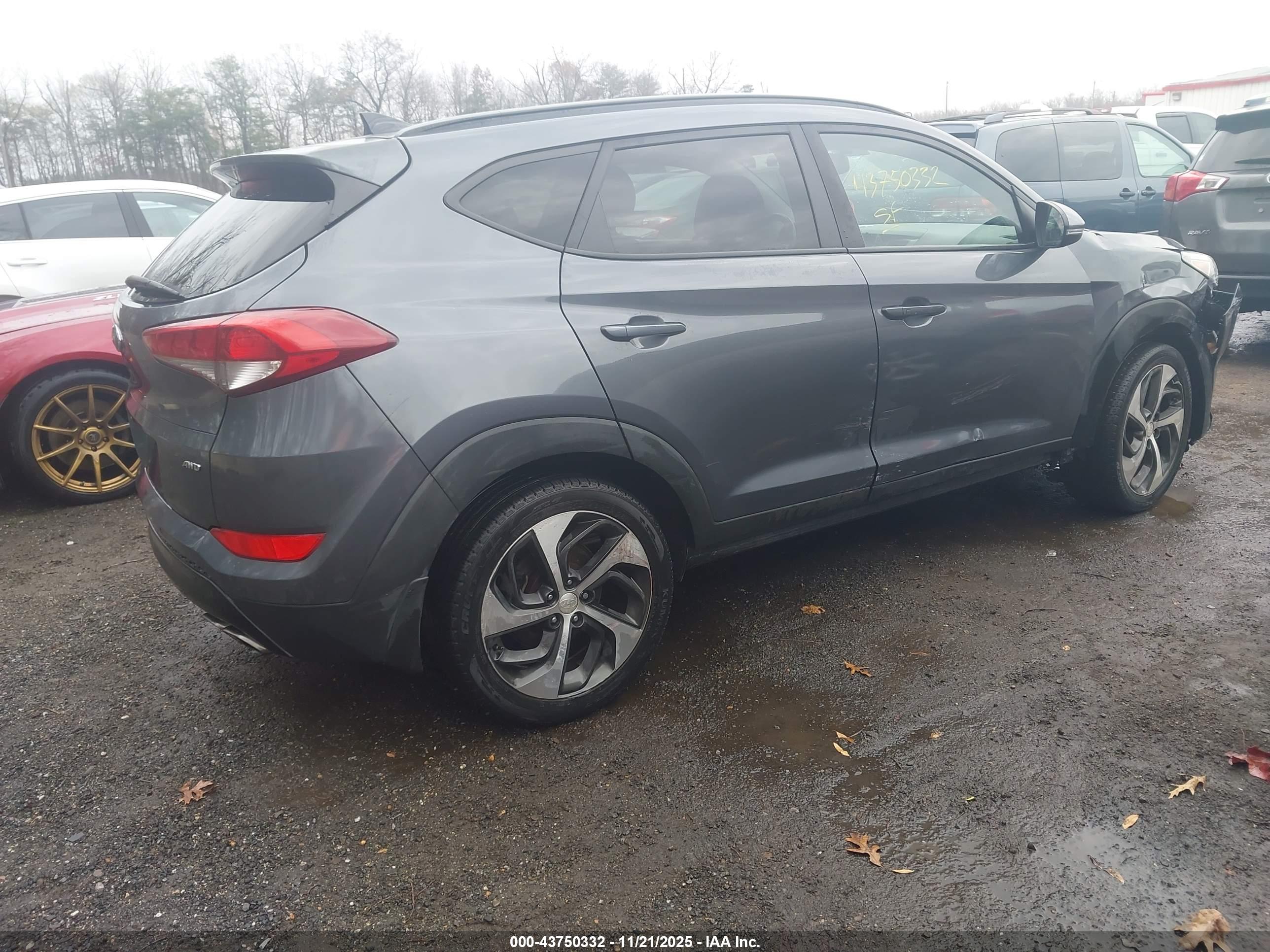 HYUNDAI TUCSON image 4