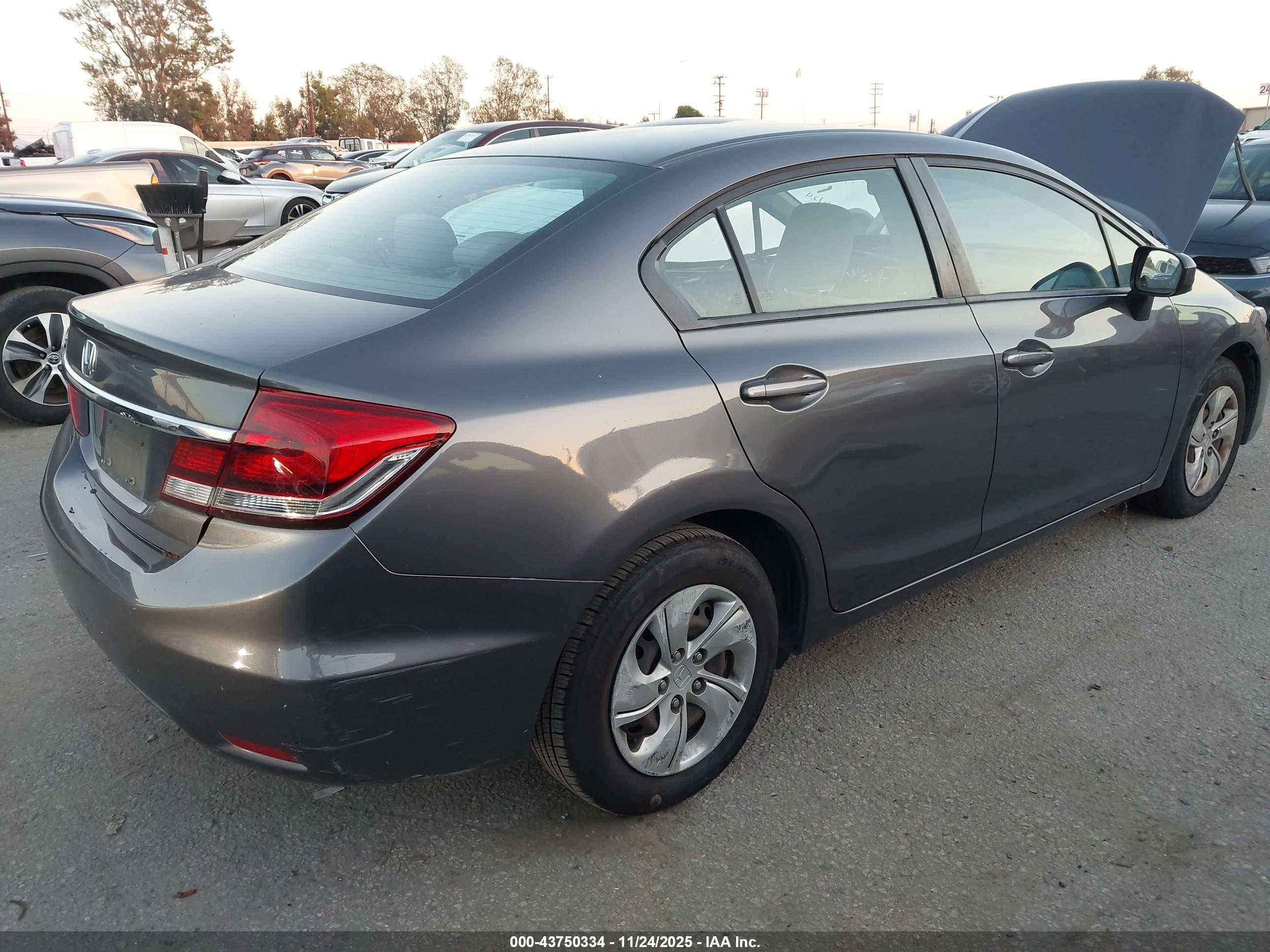 HONDA CIVIC image 4