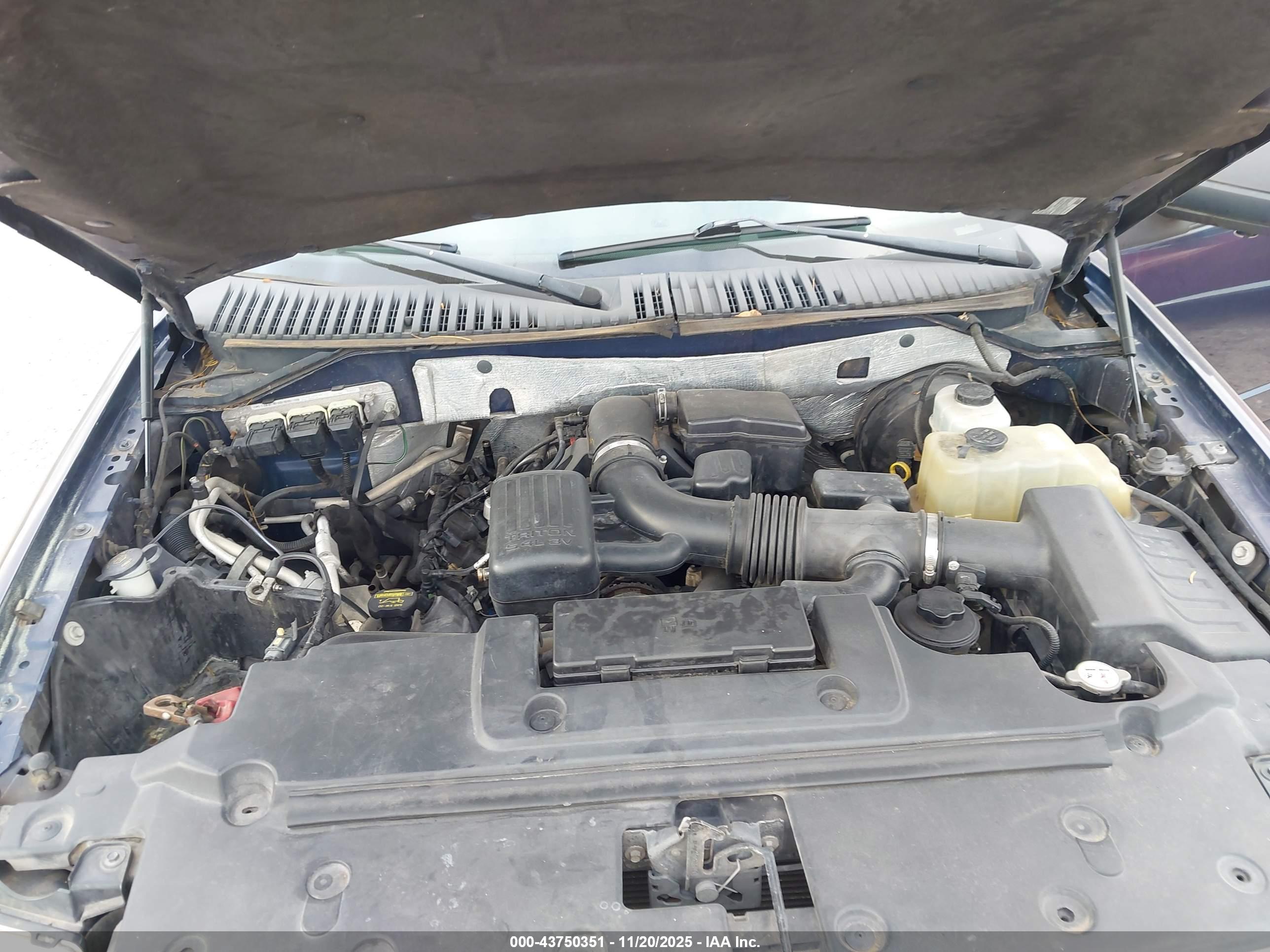 FORD EXPEDITION image 10